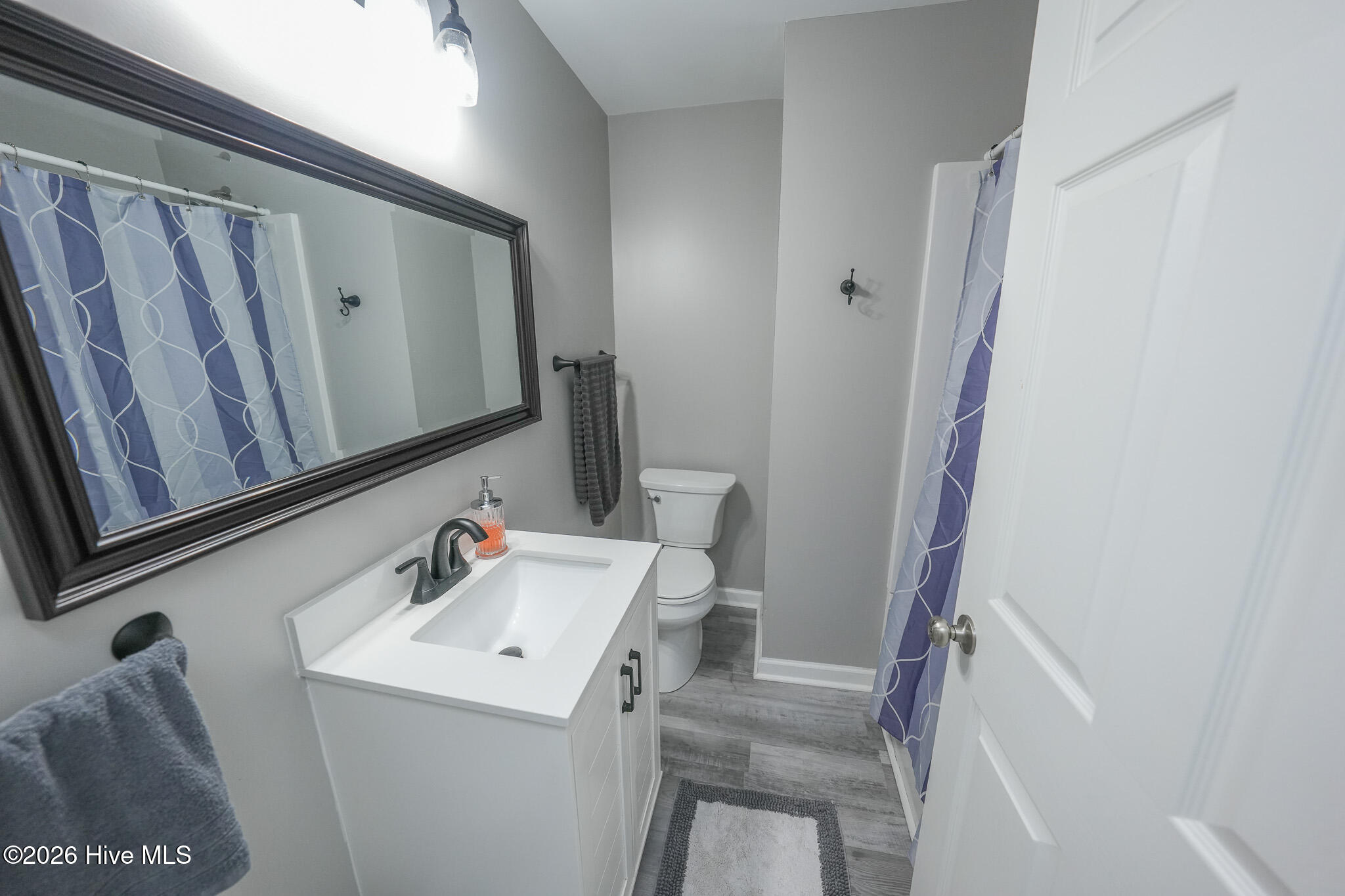 100558705 | Photo 22