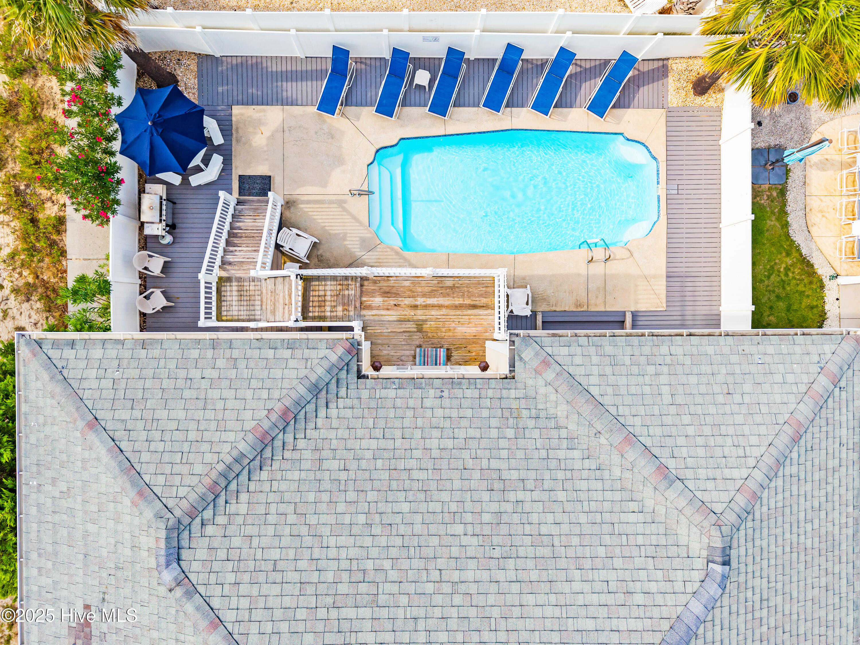 100530608 | Photo 58