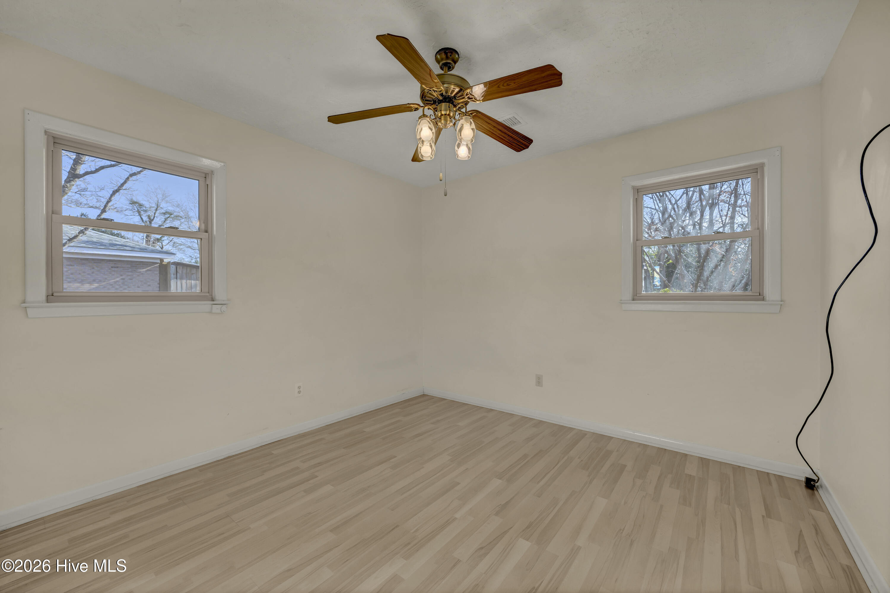 100547308 | Photo 16