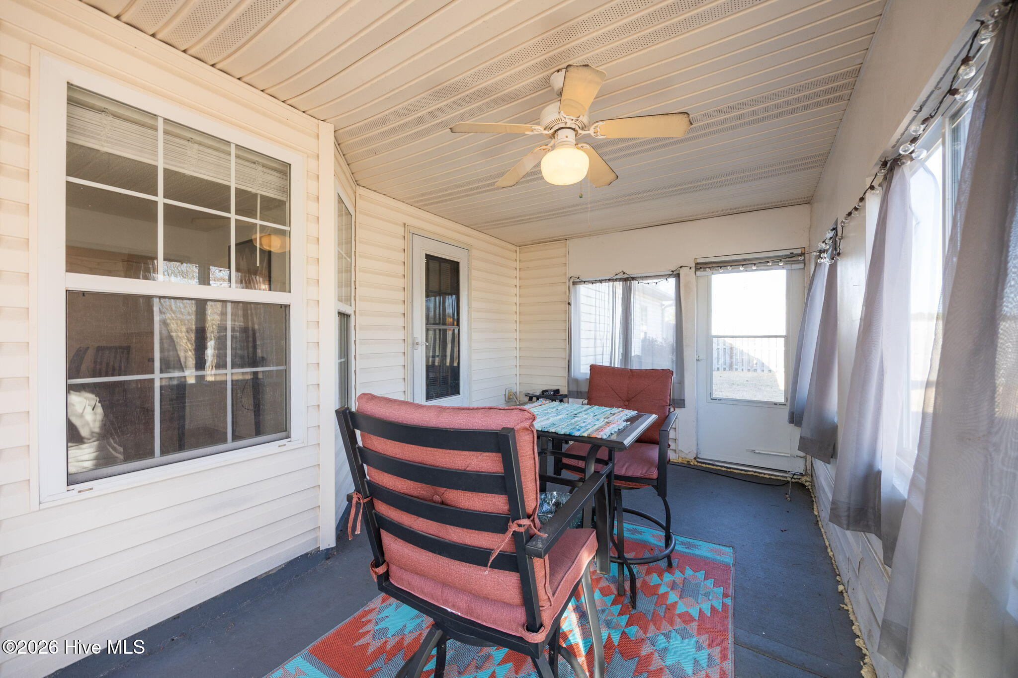 100551976 | Photo 31