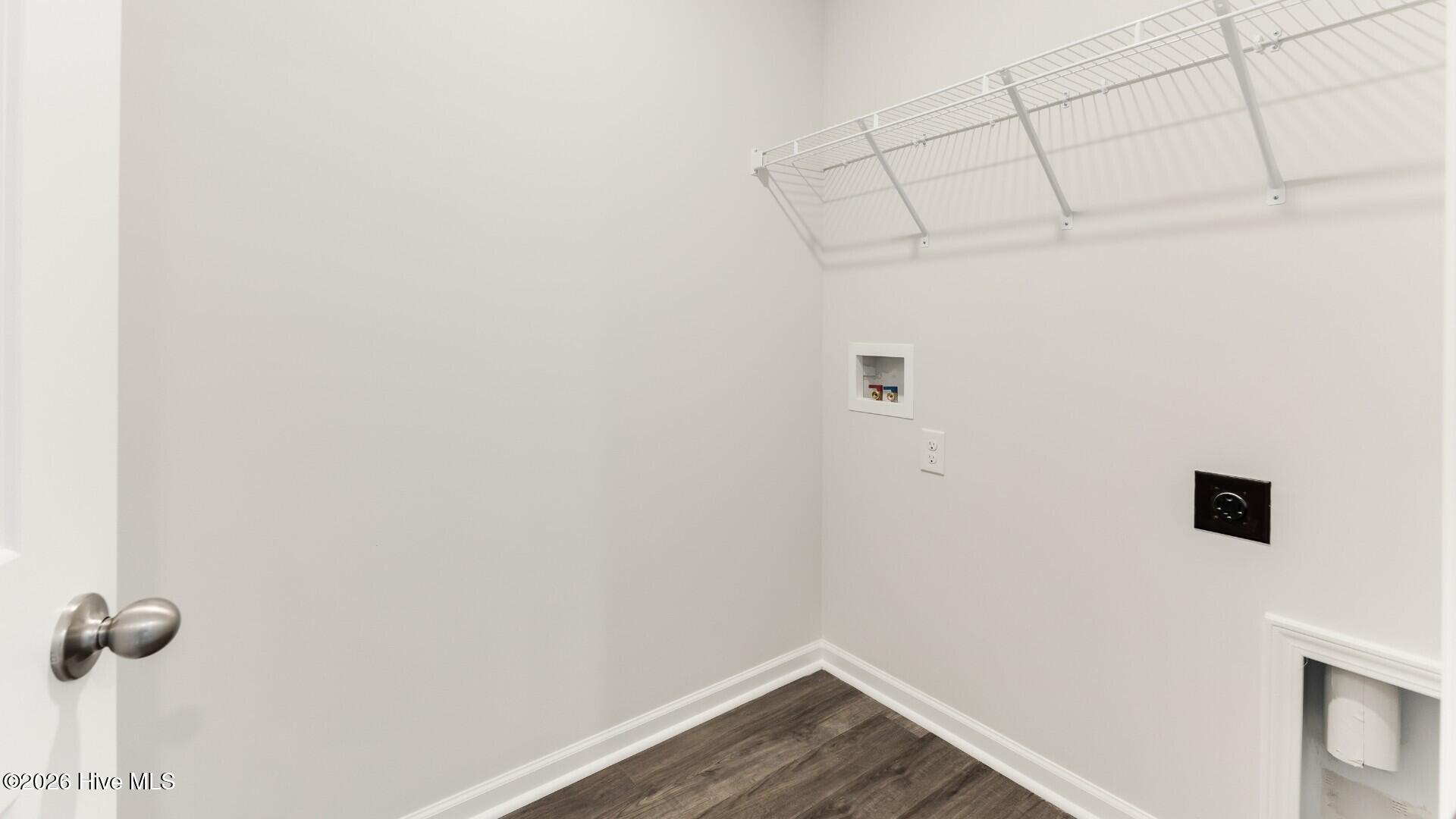 100531570 | Photo 16