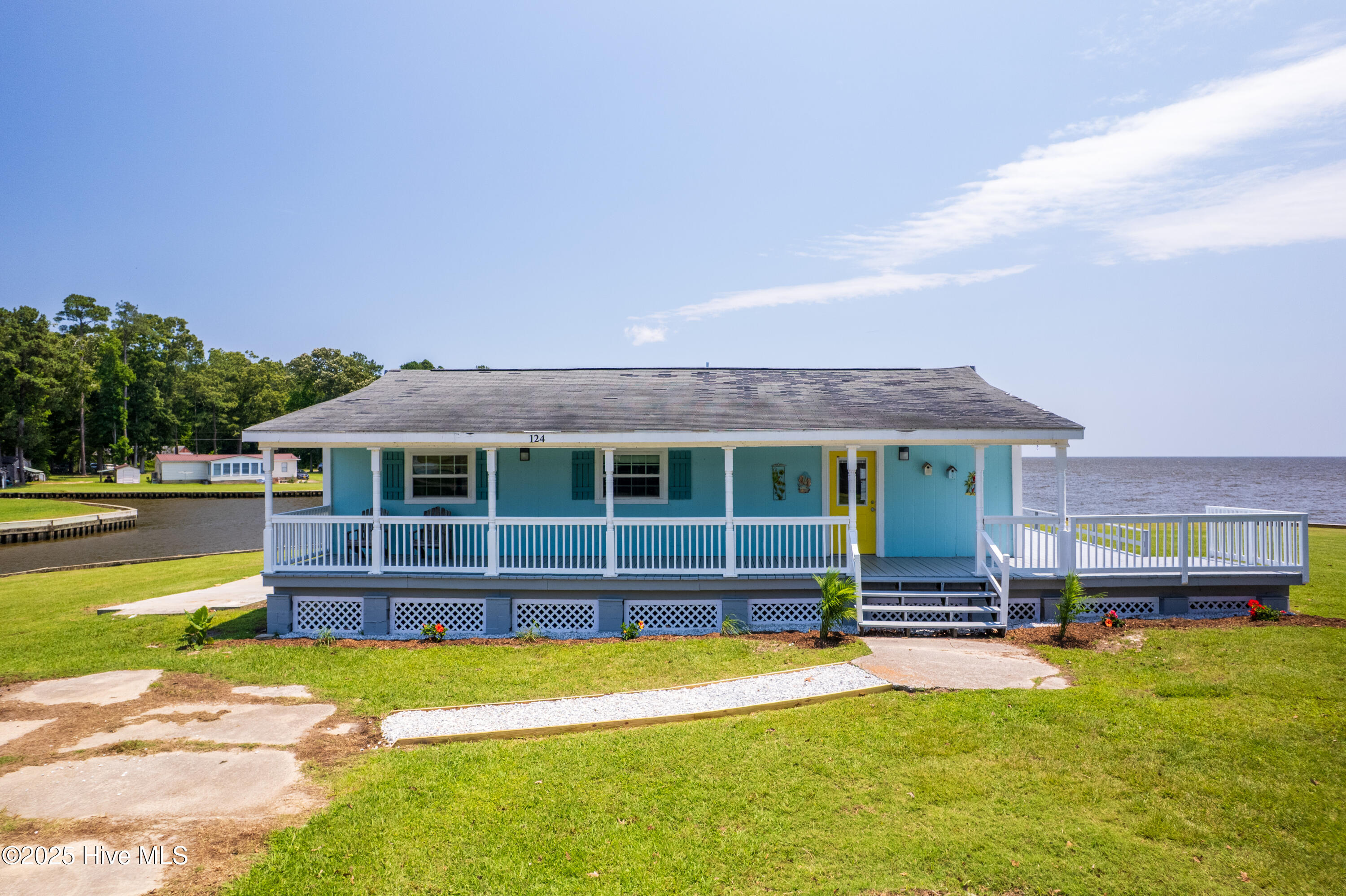 Property at 124 Holiday Knoll