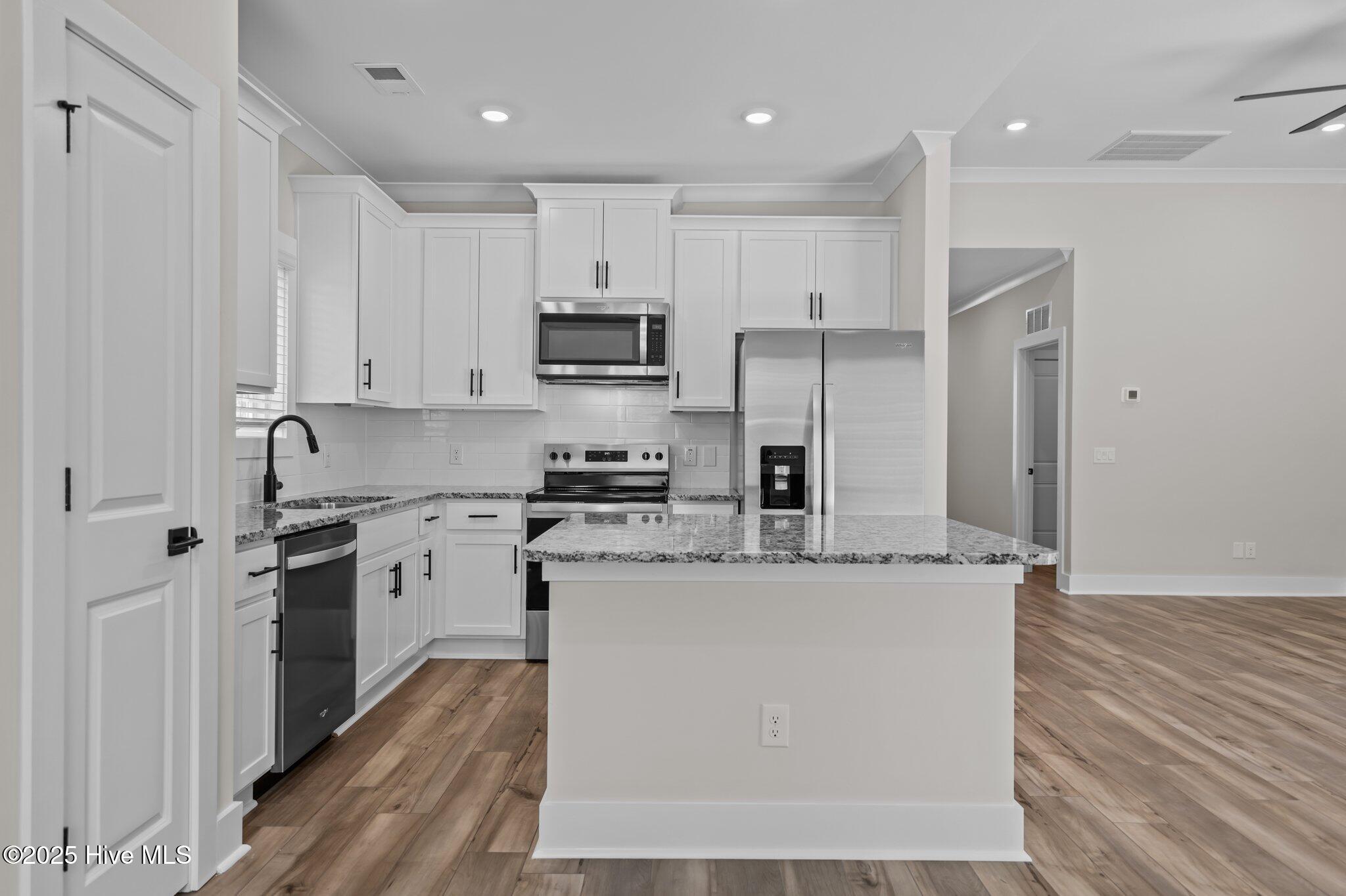 100544066 | Photo 20