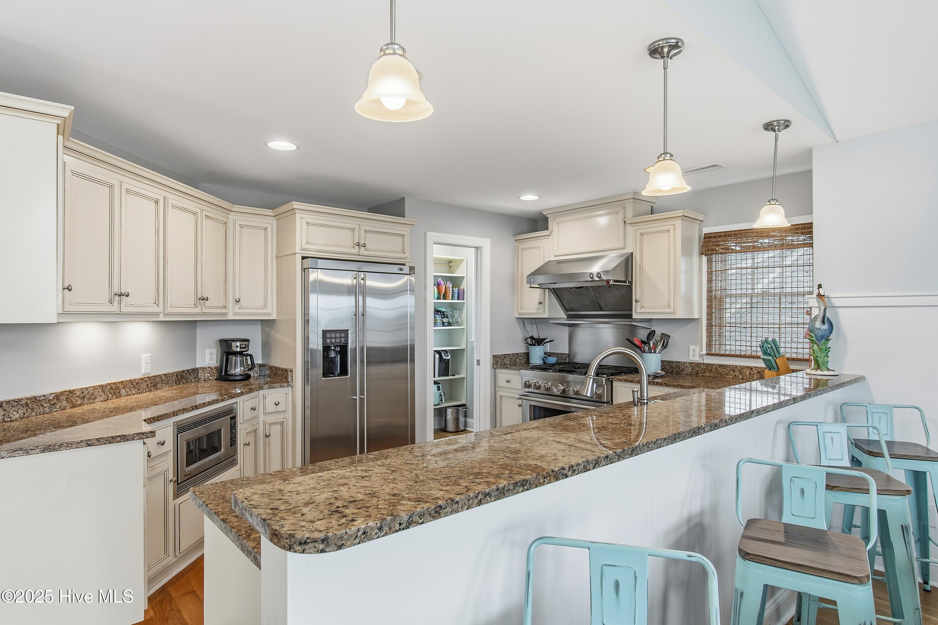 100541969 | Photo 12