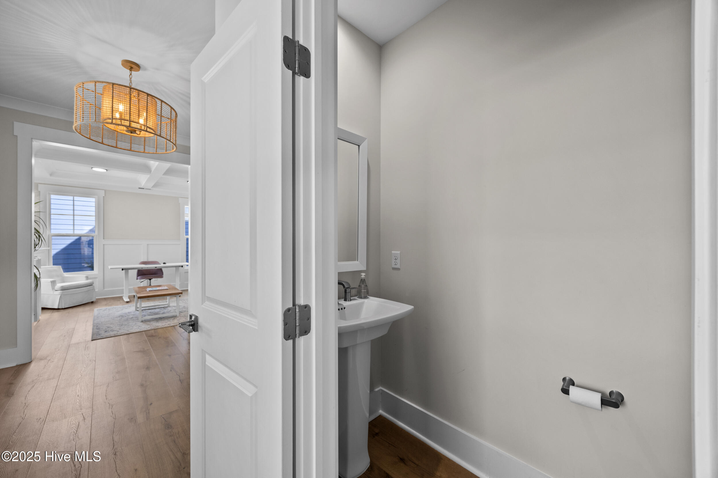 100532896 | Photo 30