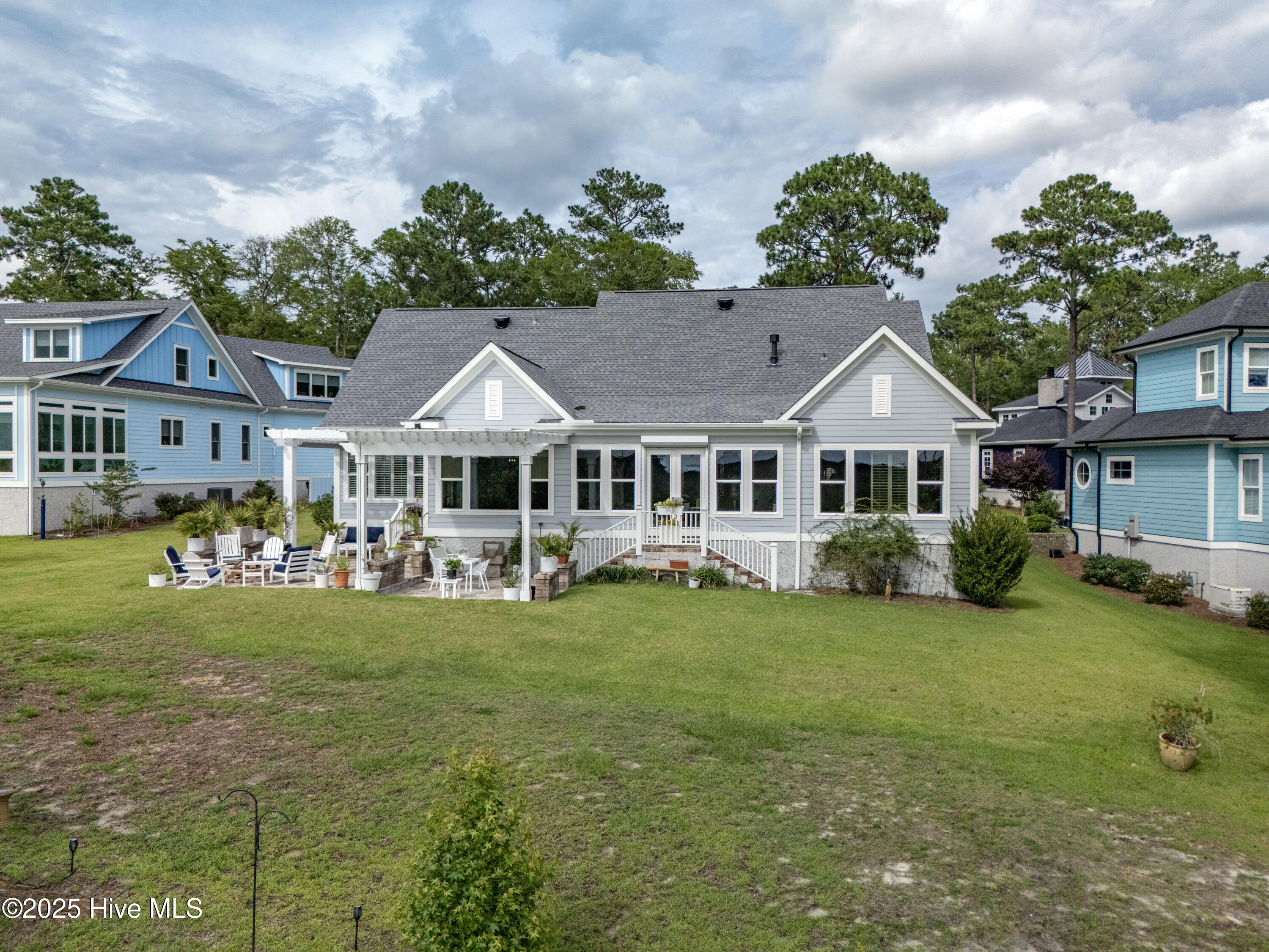 100537011 | Photo 70