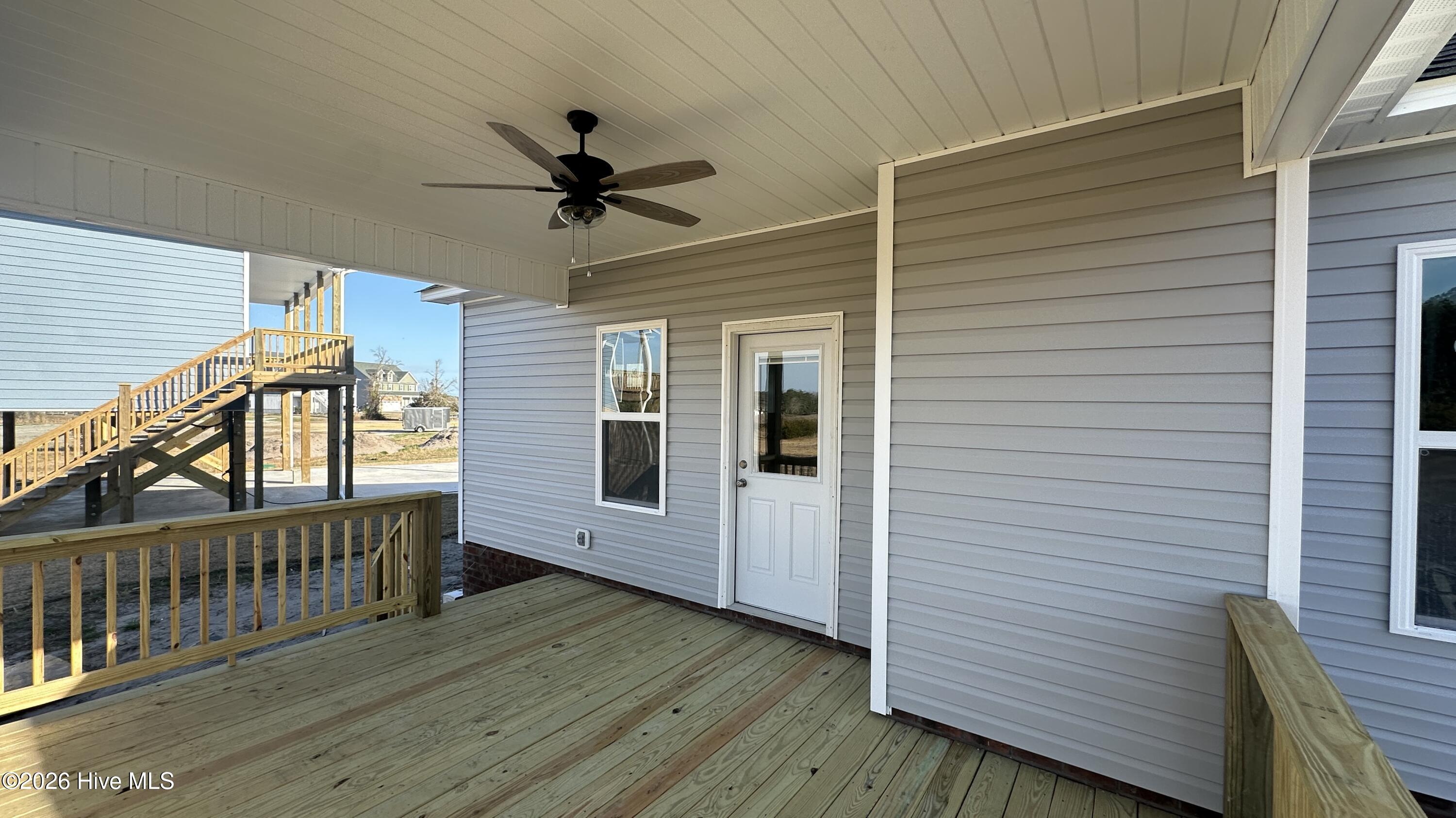 100558680 | Photo 17