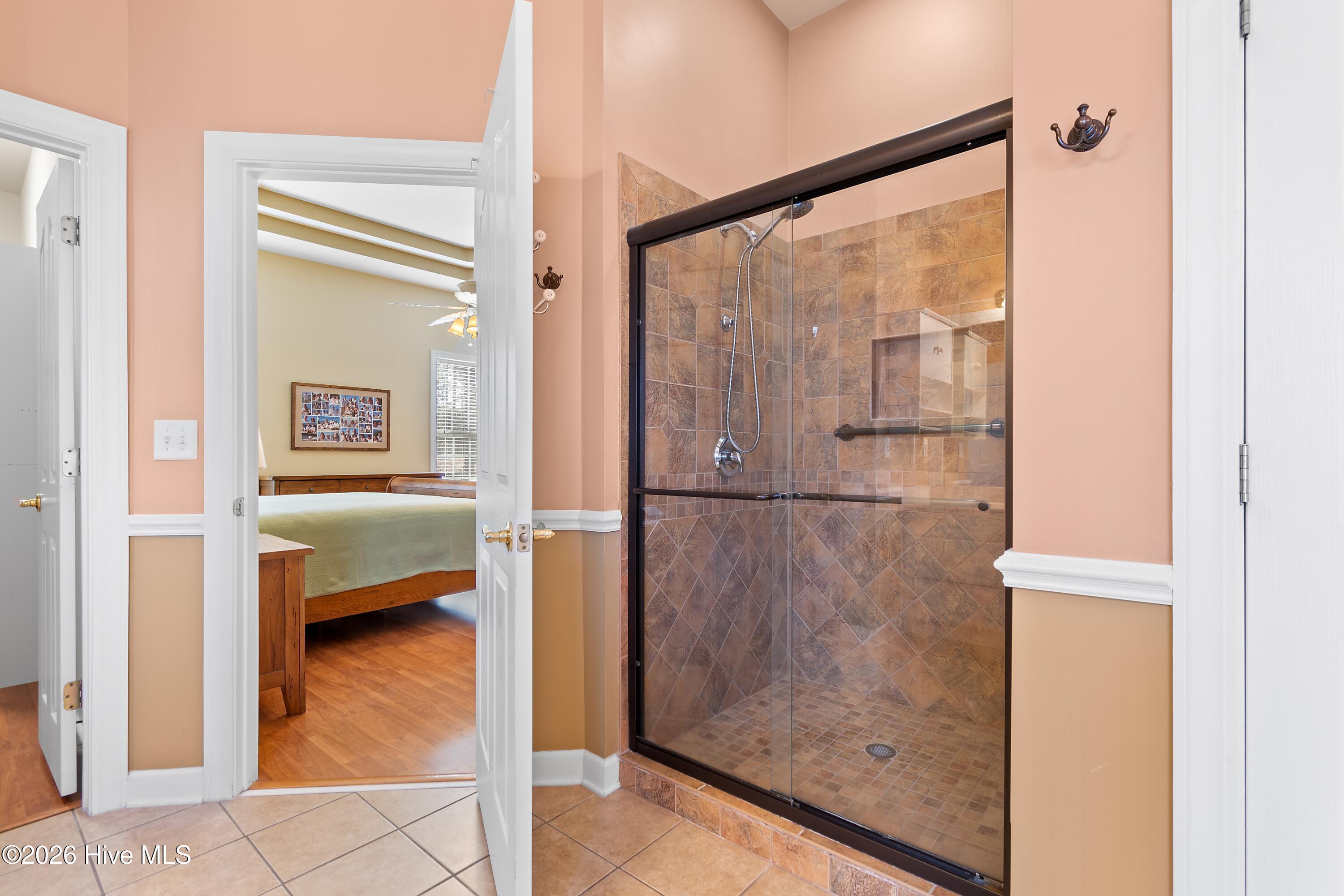 100549811 | Photo 29