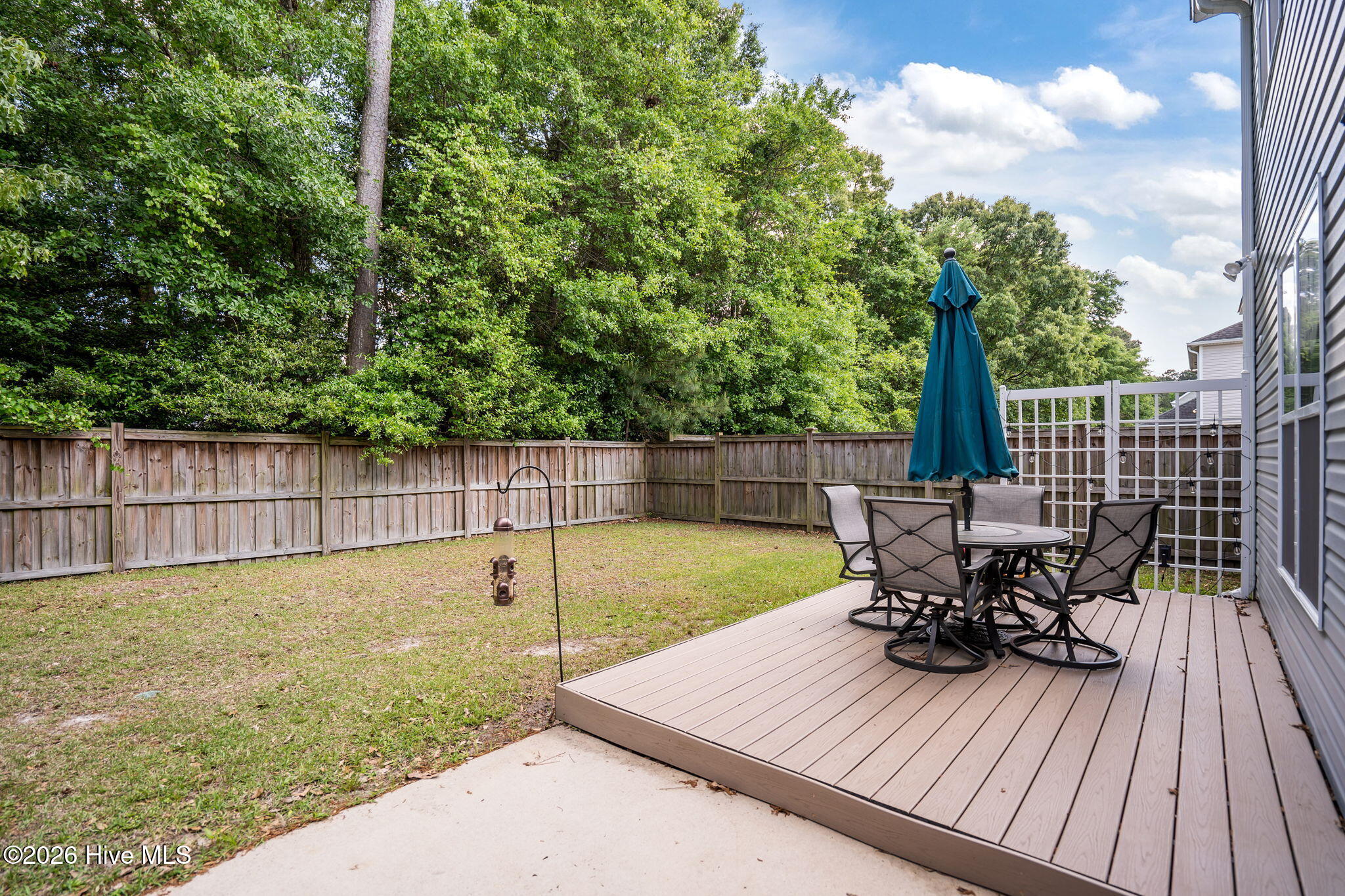 100570490 | Photo 37