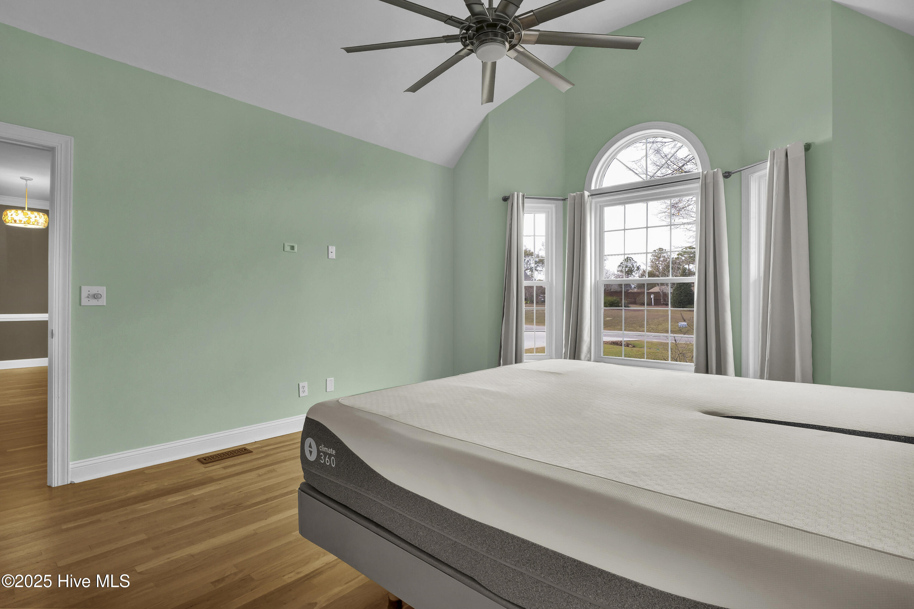 100543498 | Photo 27