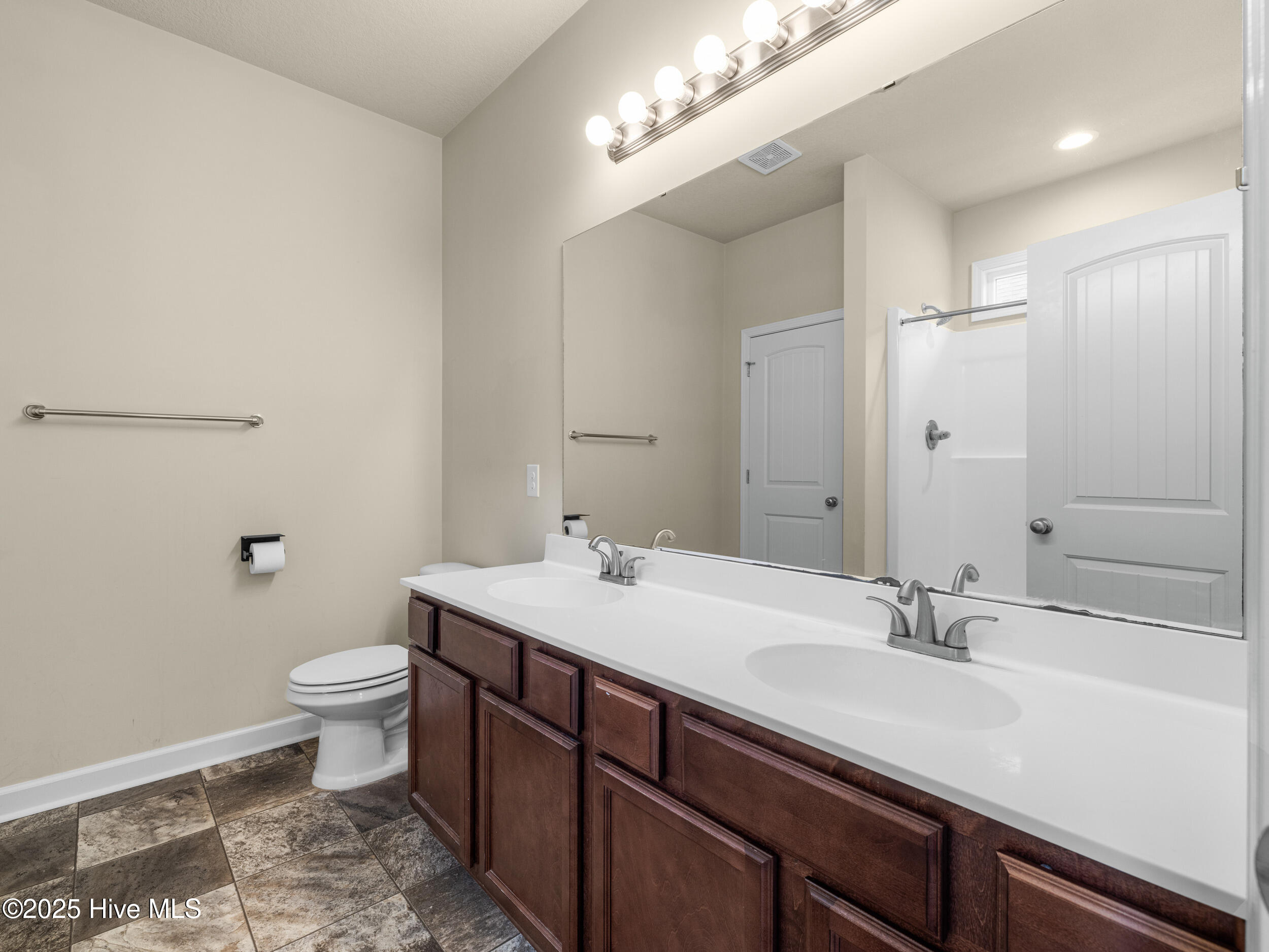 100524411 | Photo 22