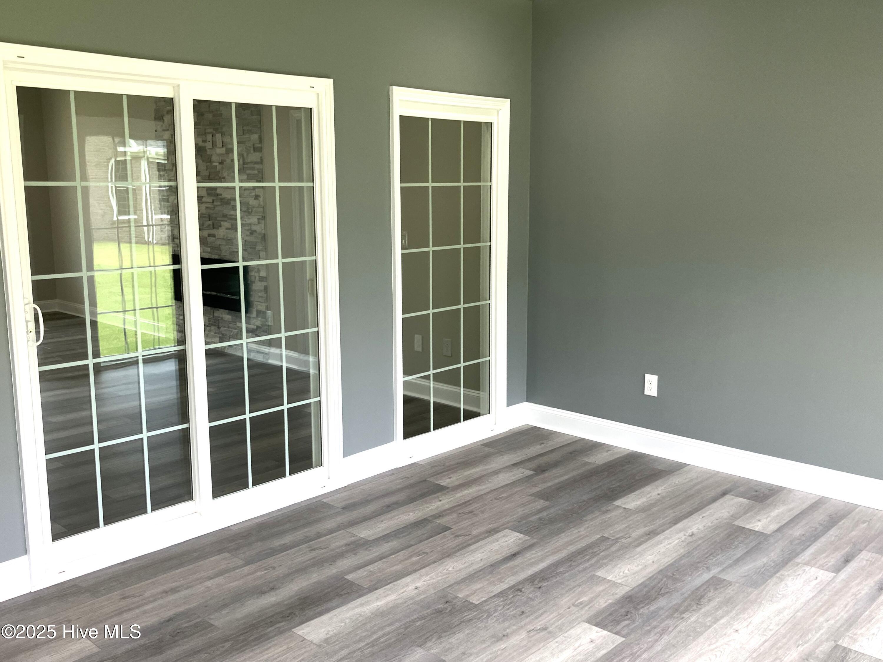 100514108 | Photo 19