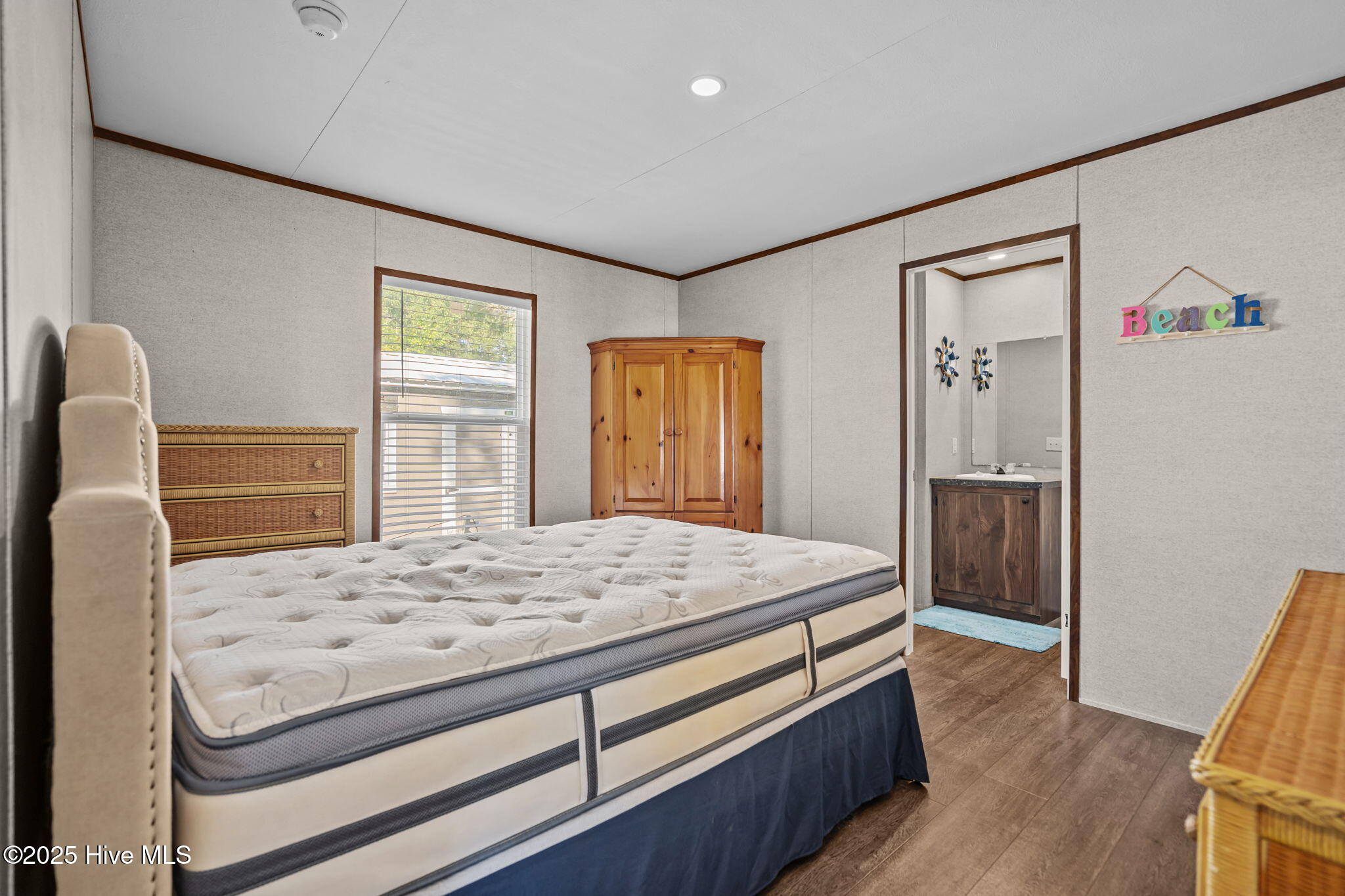 100531228 | Photo 30