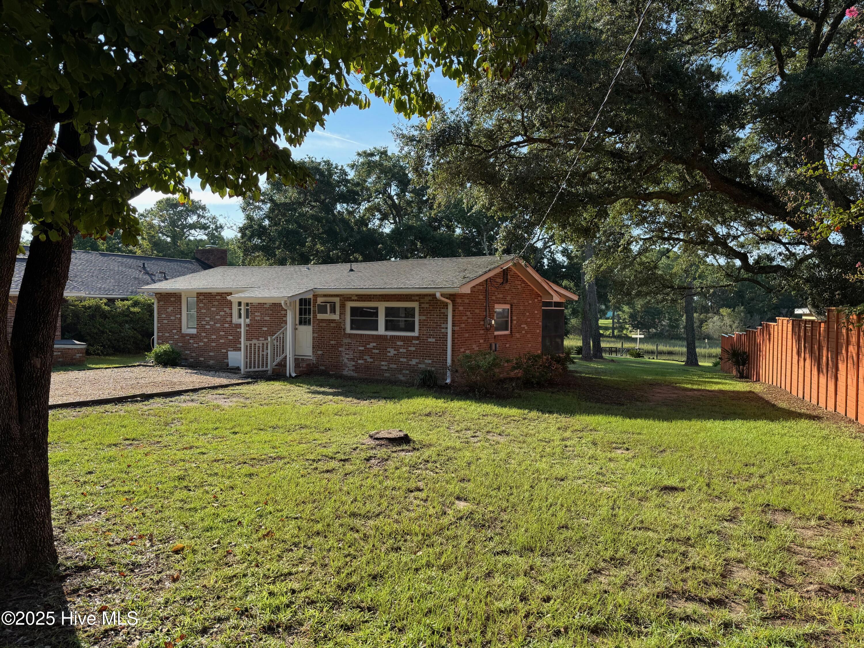 100527099 | Photo 22