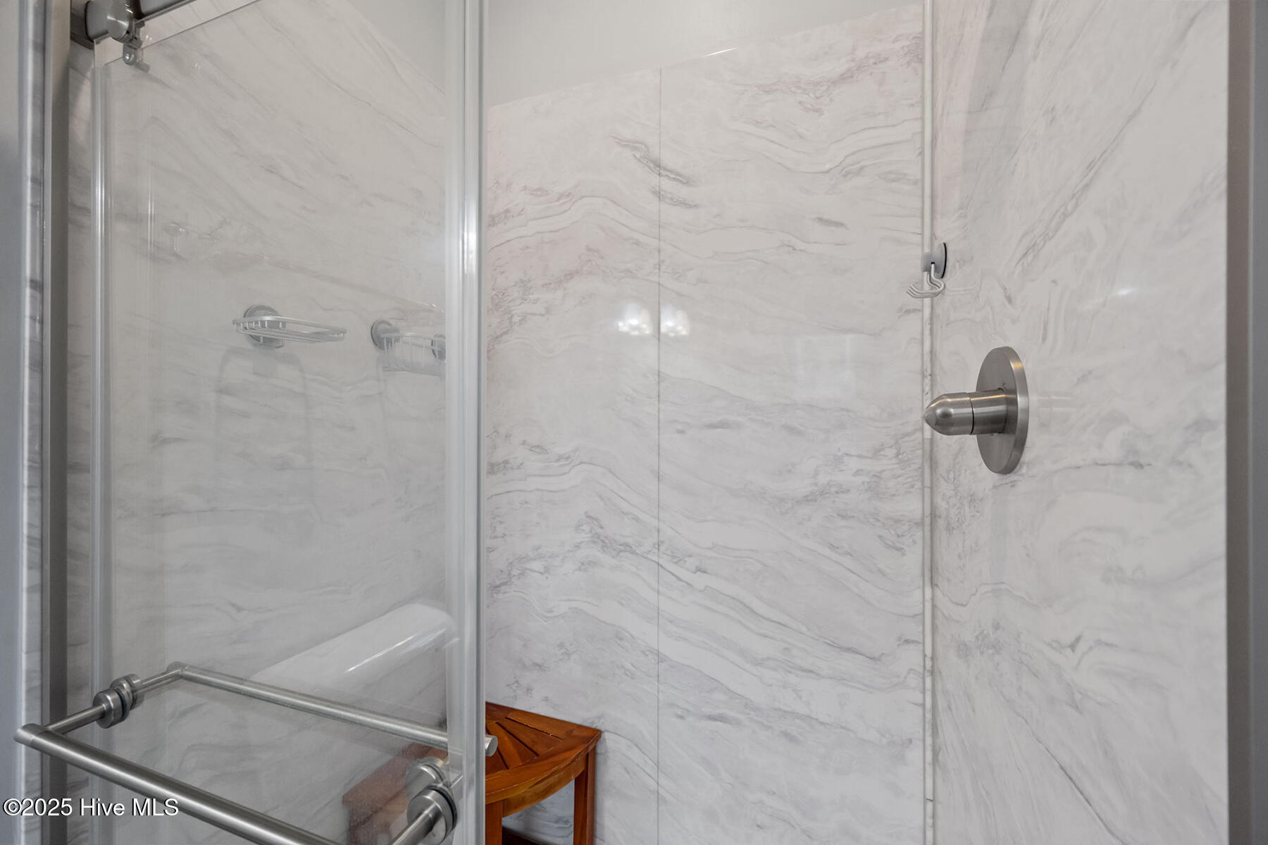 100537355 | Photo 43