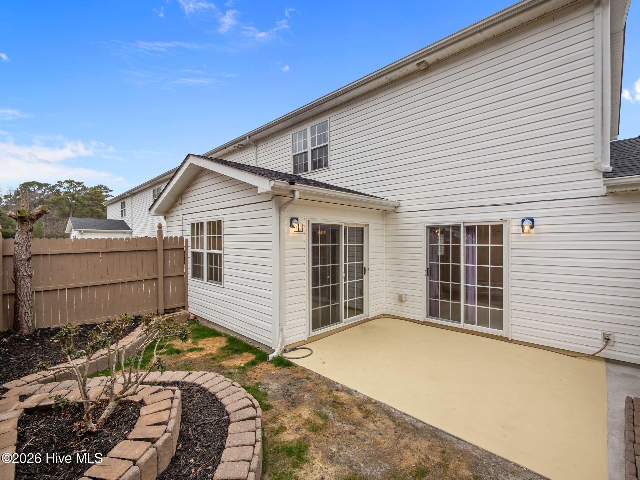 100548288 | Photo 19