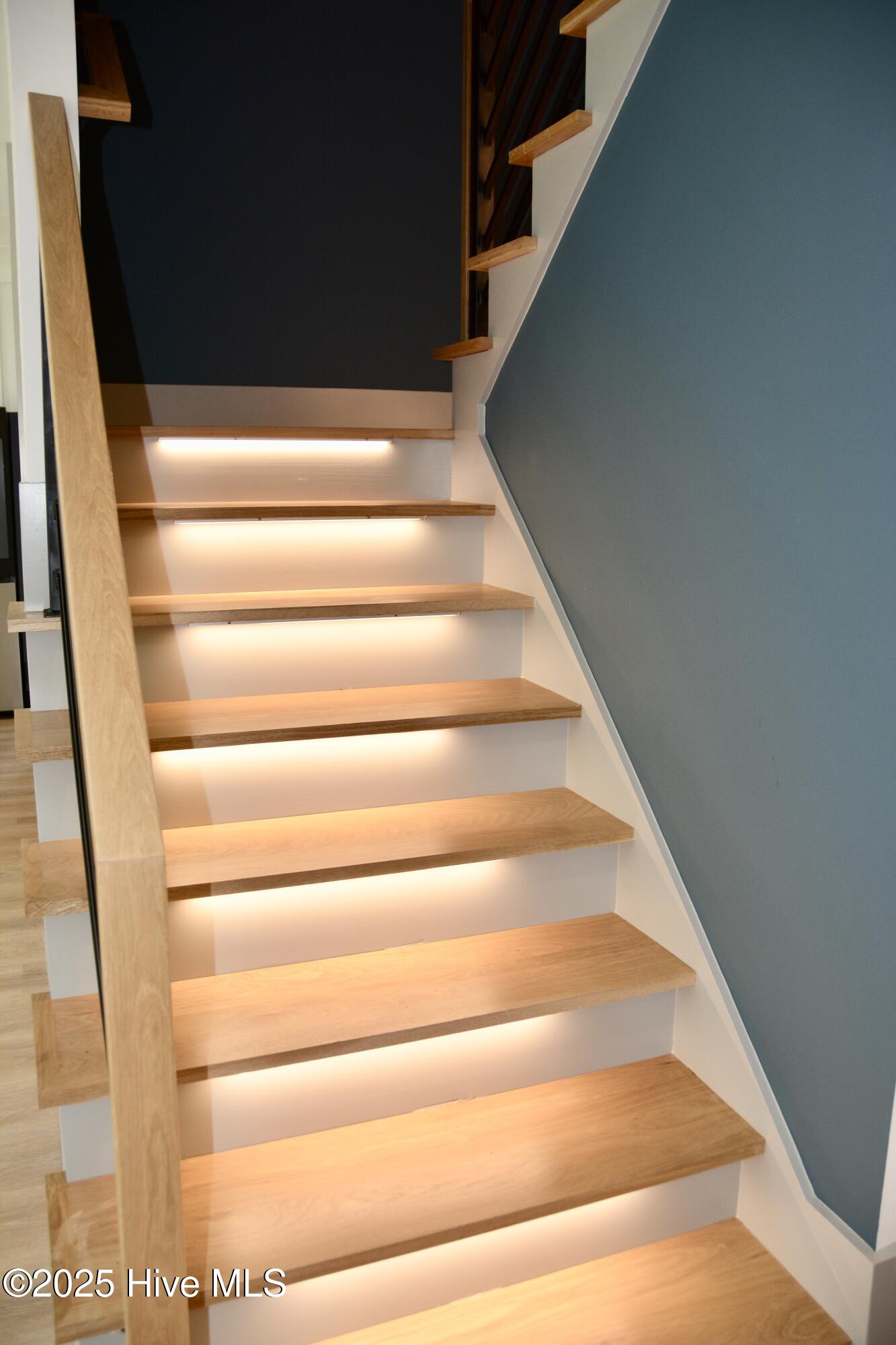 100508502 | Photo 58