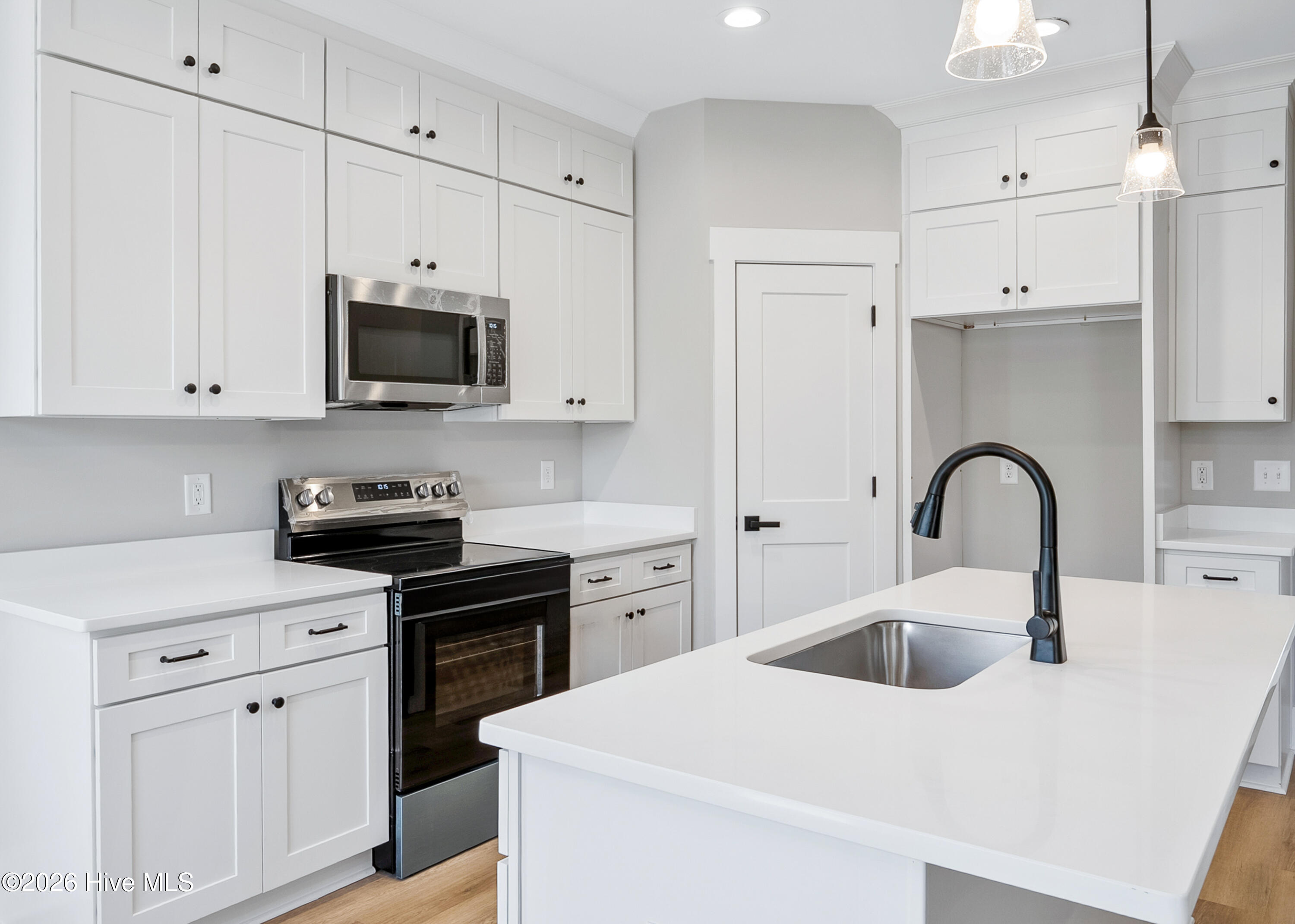 100553267 | Photo 19