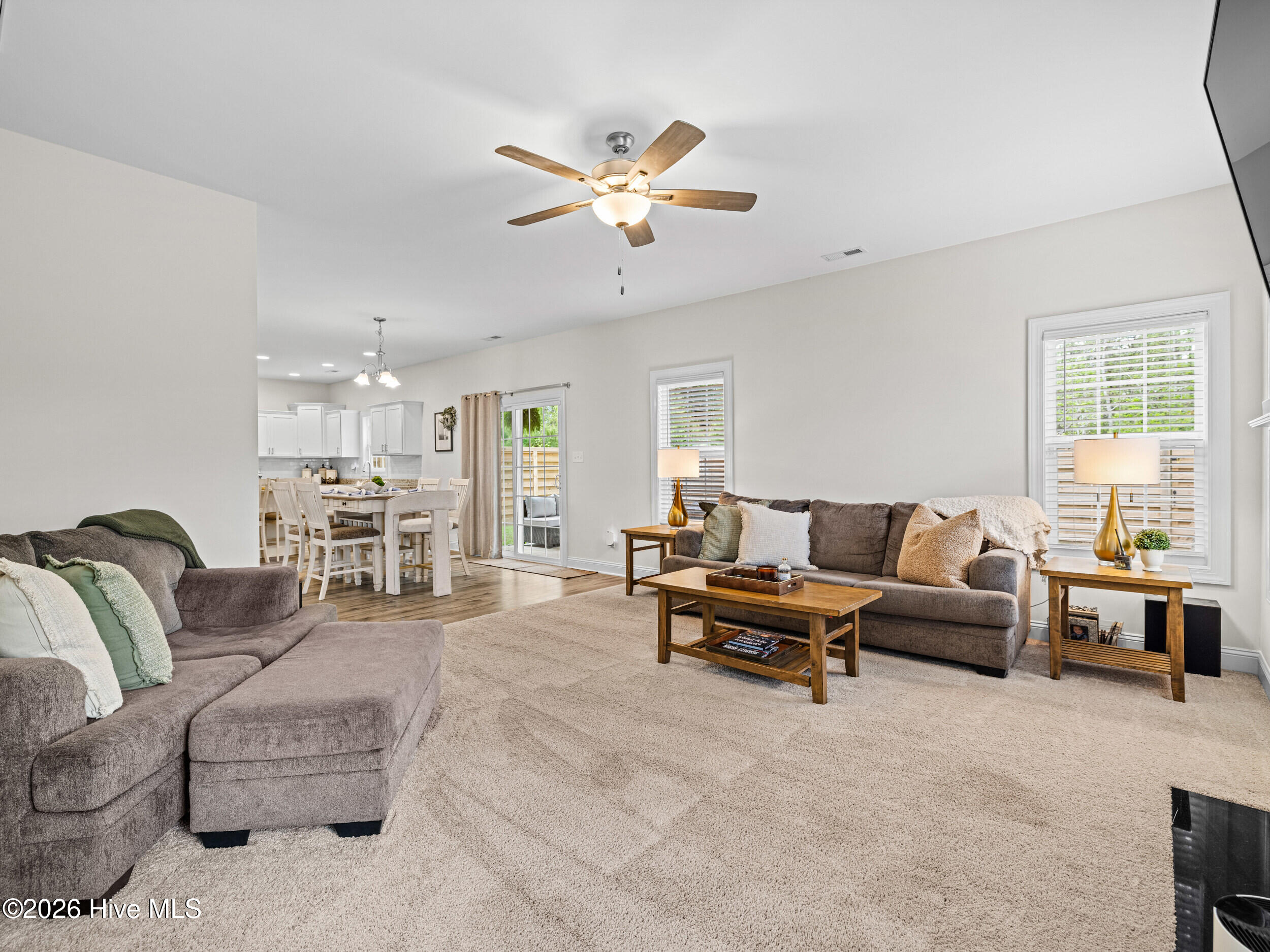 100569509 | Photo 29