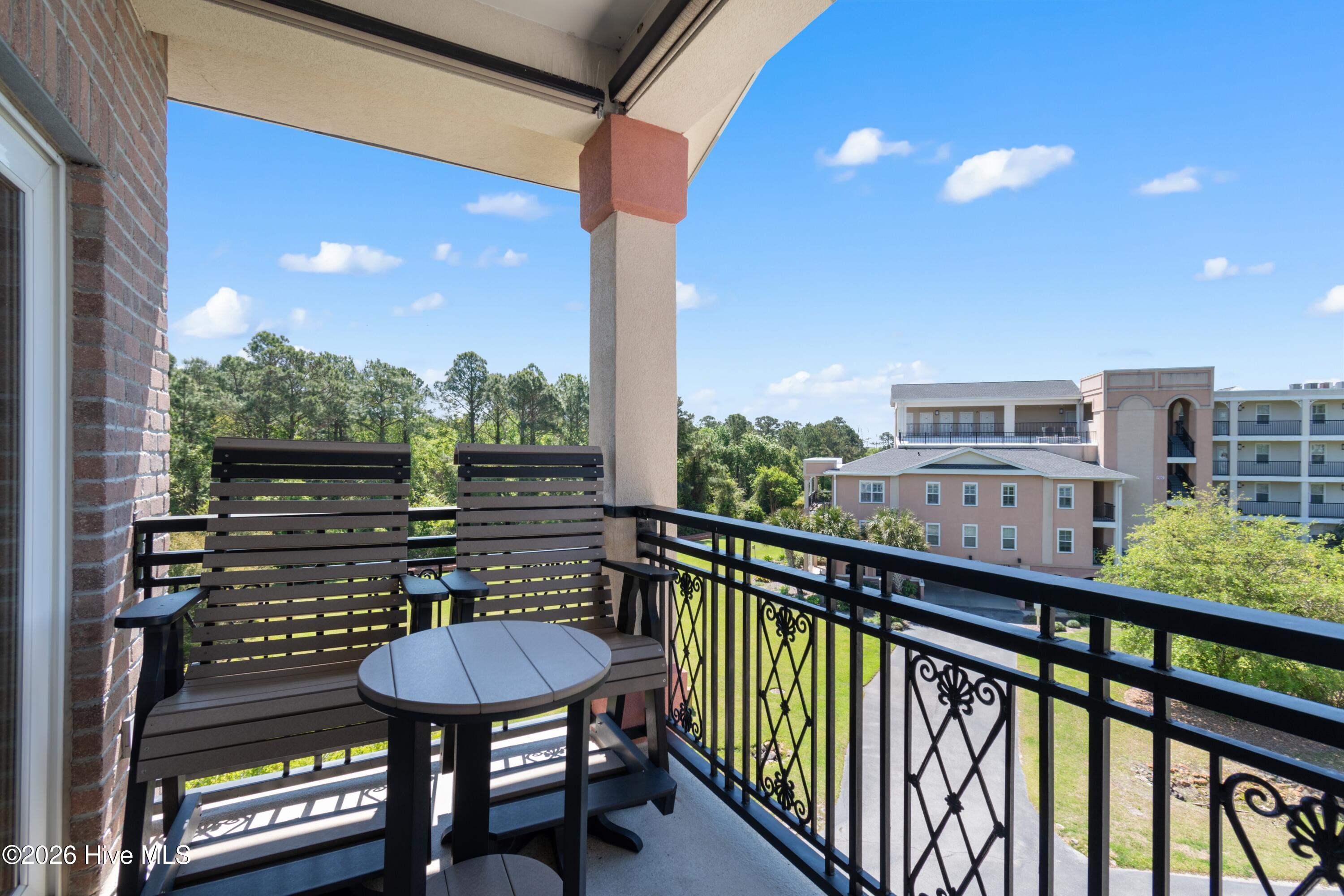 100567297 | Photo 39