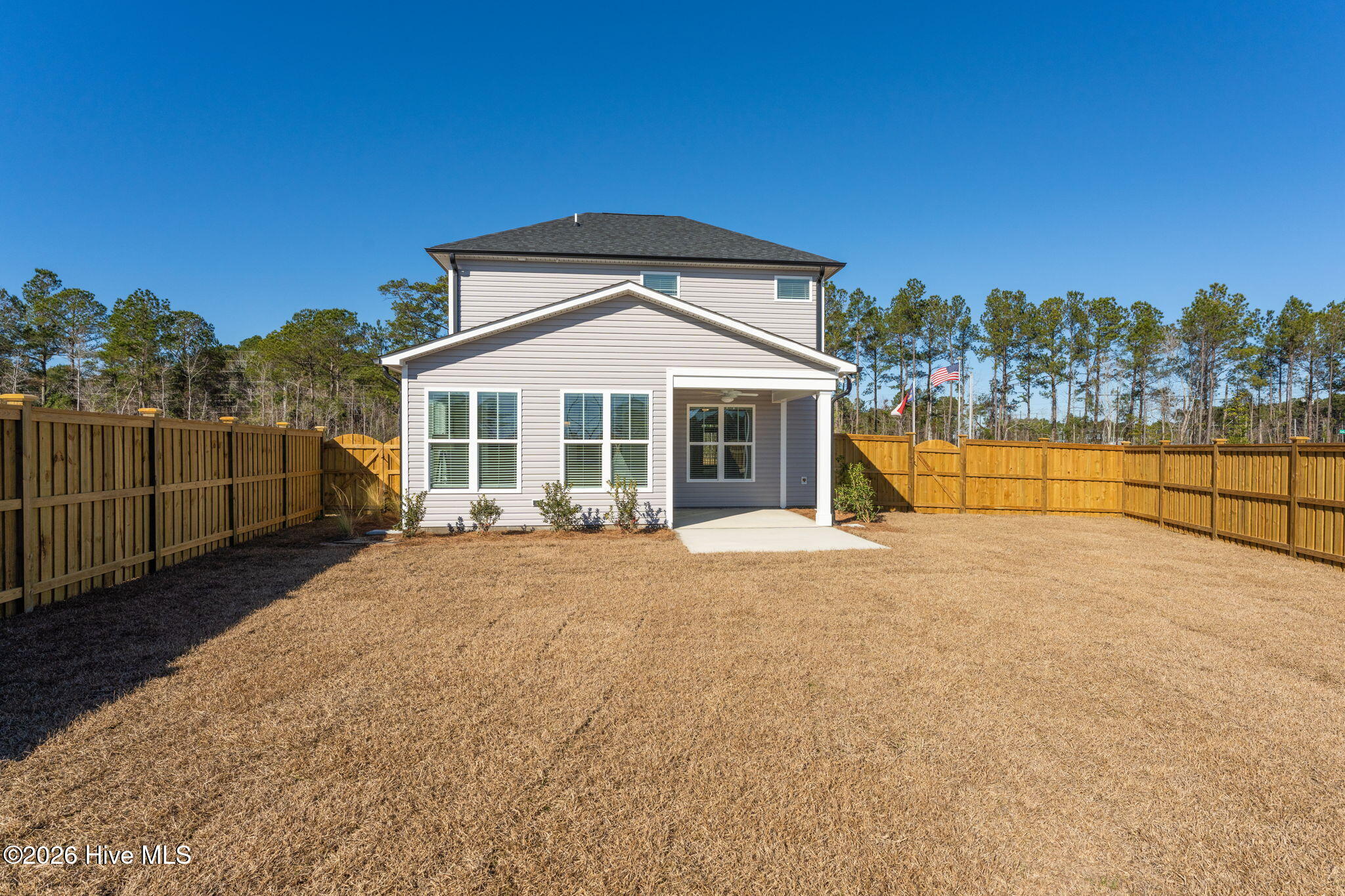 100561405 | Photo 24