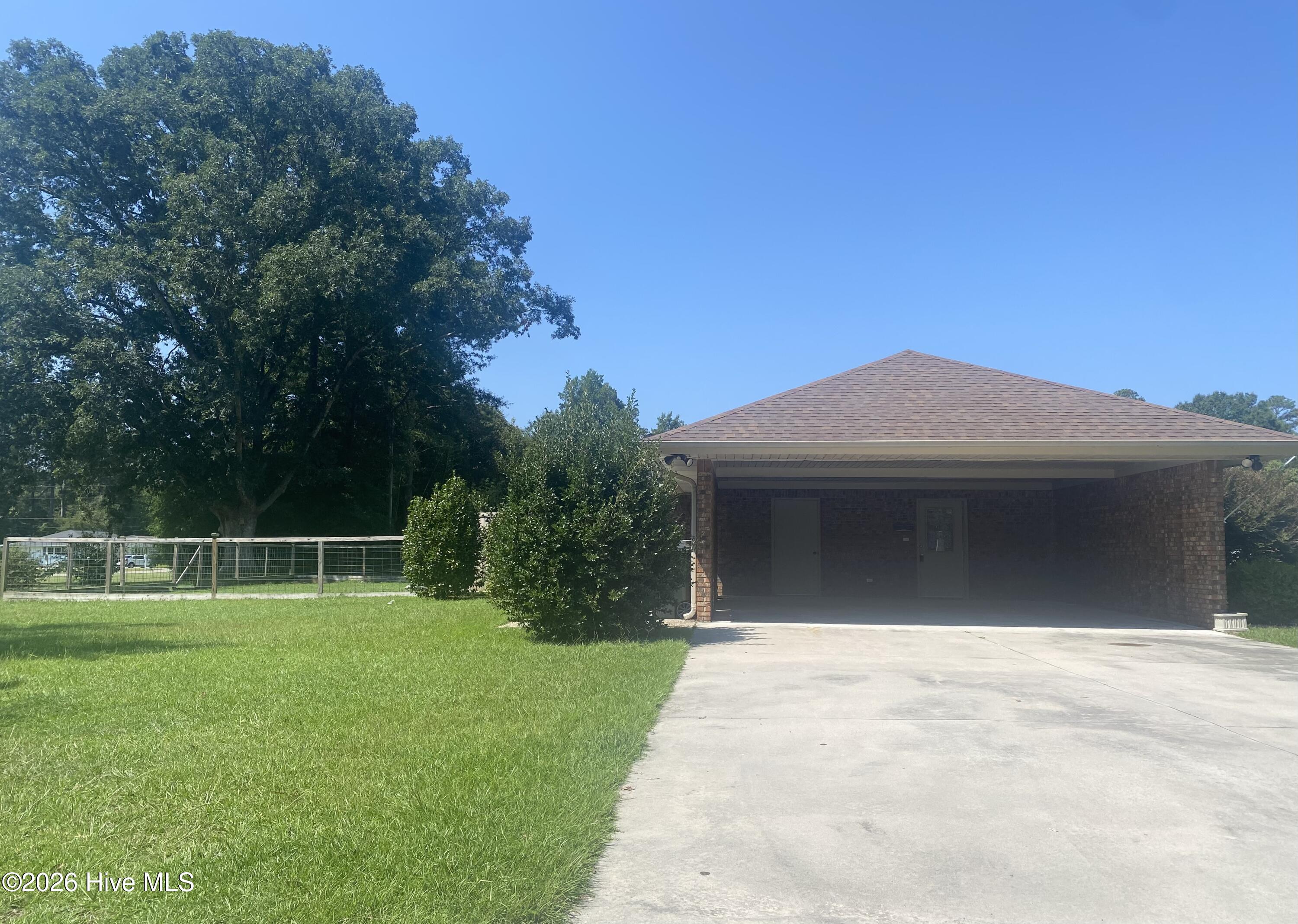 Exterior photo of 616 E Murphy Street, Wallace, NC 28466. MLS: 100555977