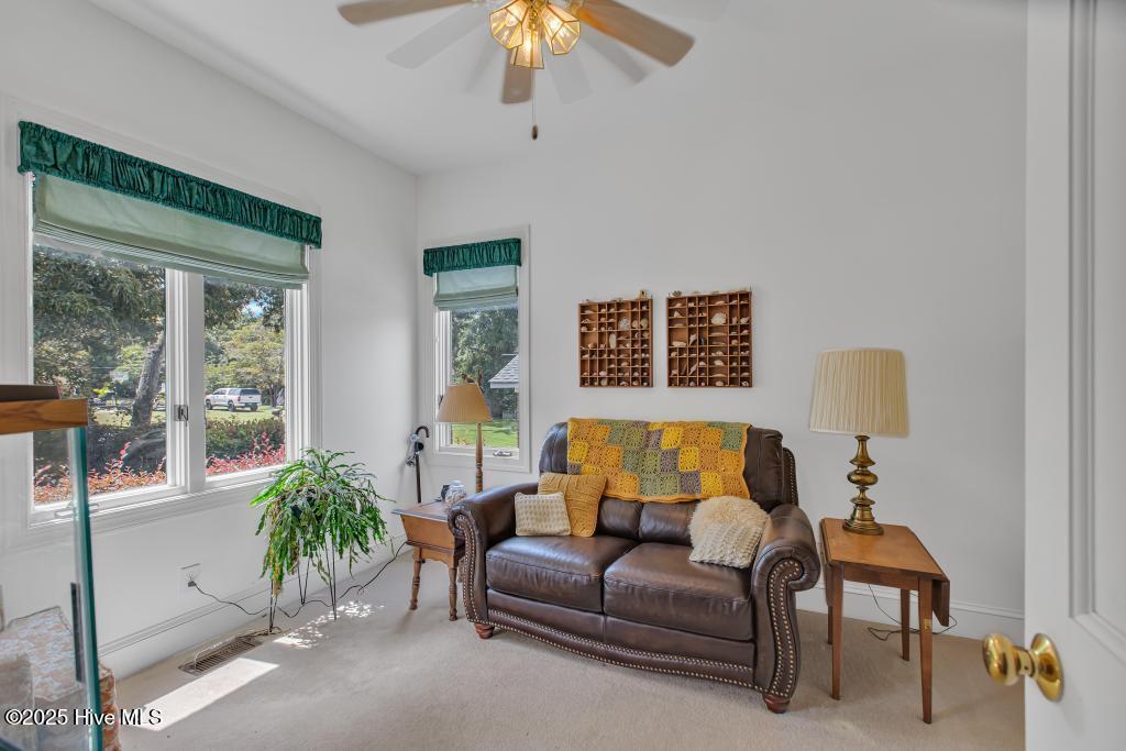 100530645 | Photo 17