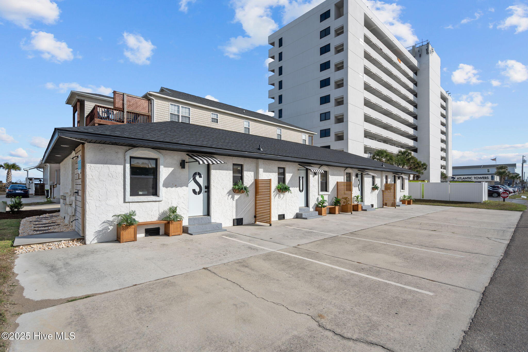 100534749 | Photo 62