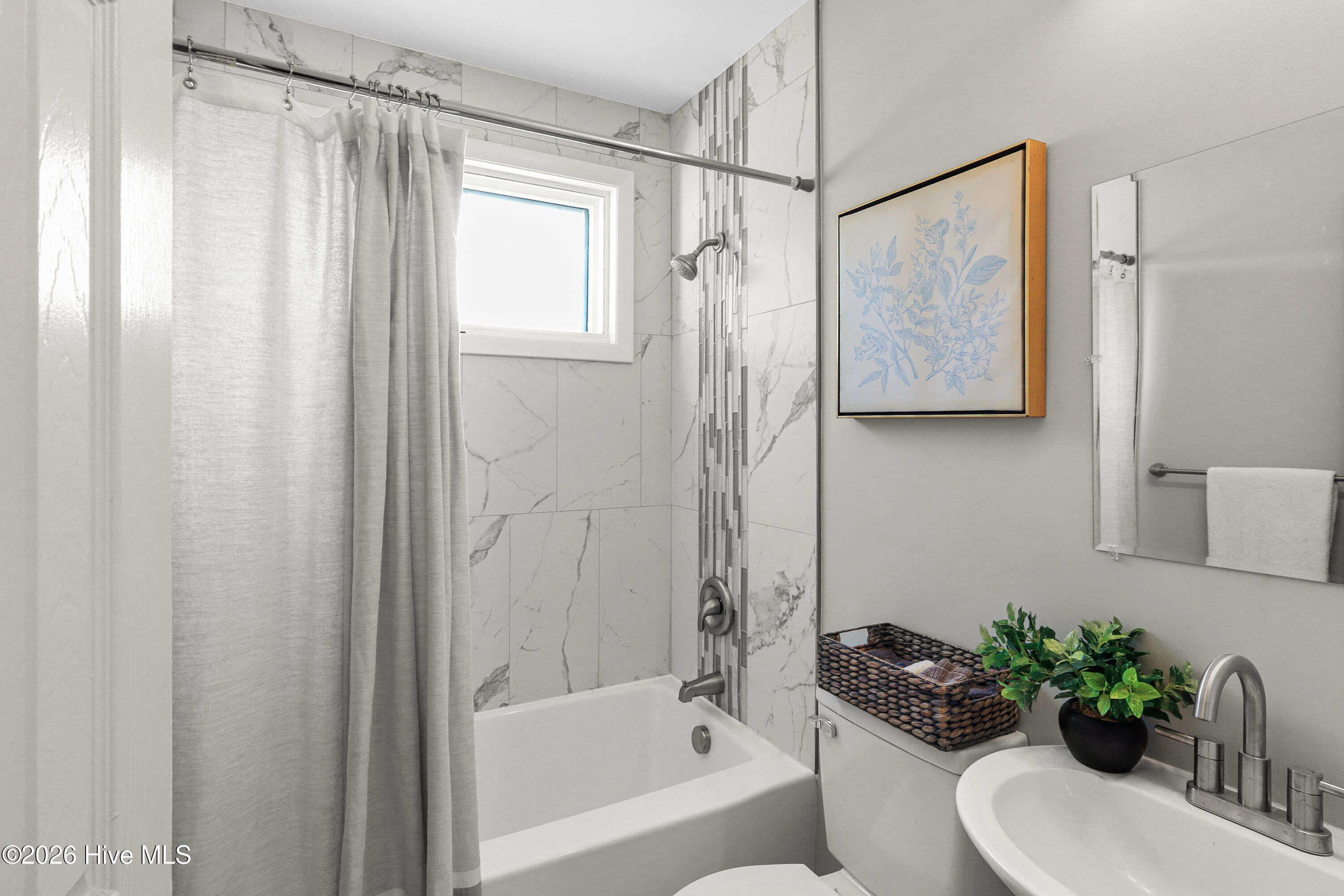 100553720 | Photo 26