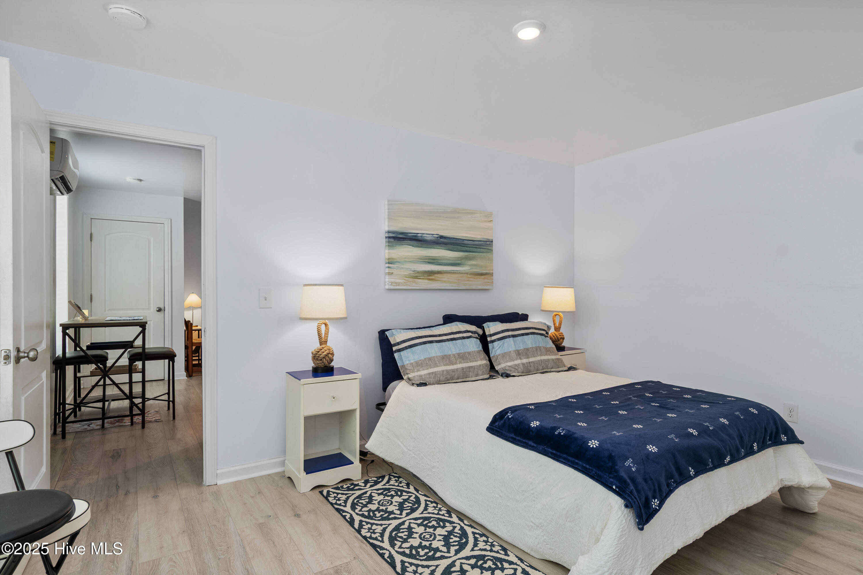 100520173 | Photo 54