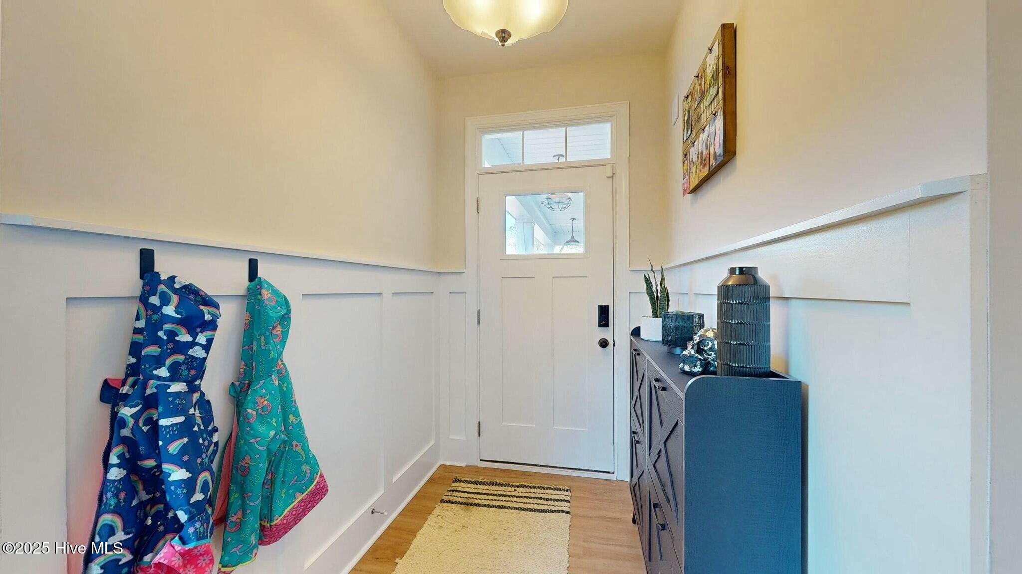 100558663 | Photo 21