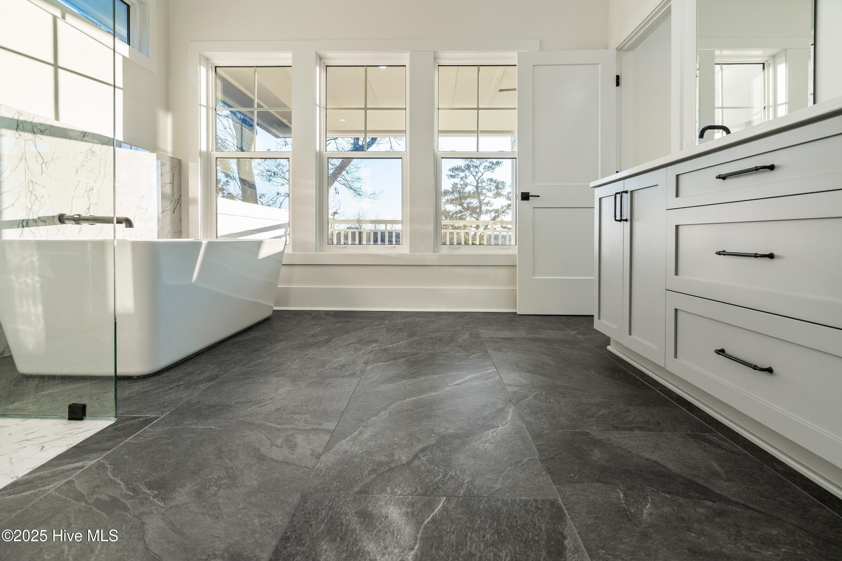 100545730 | Photo 67