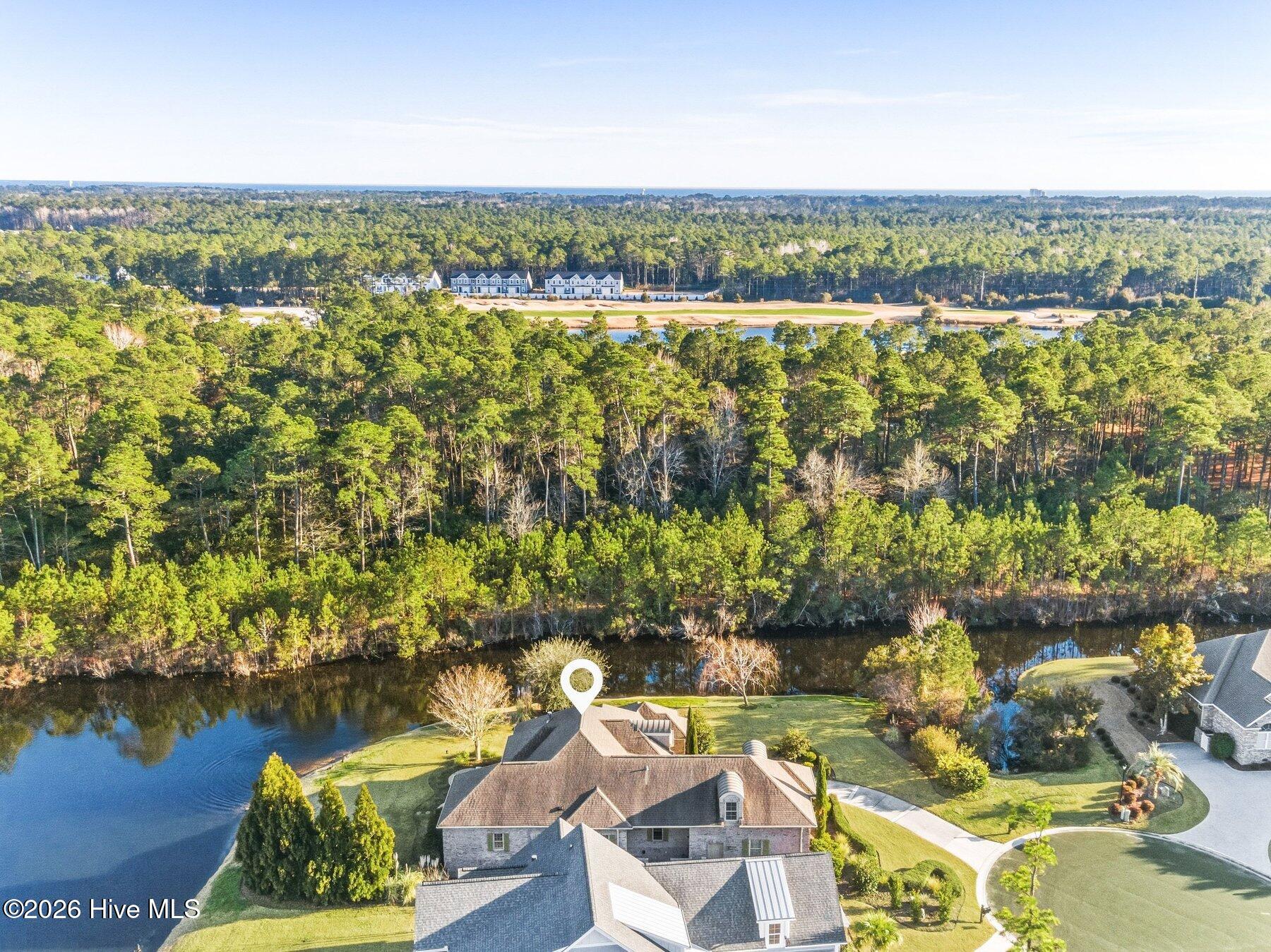 100555676 | Photo 51