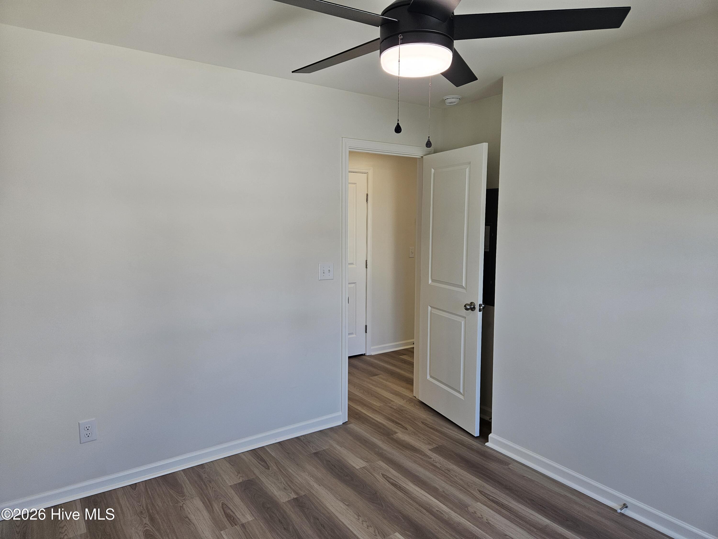 100568271 | Photo 12