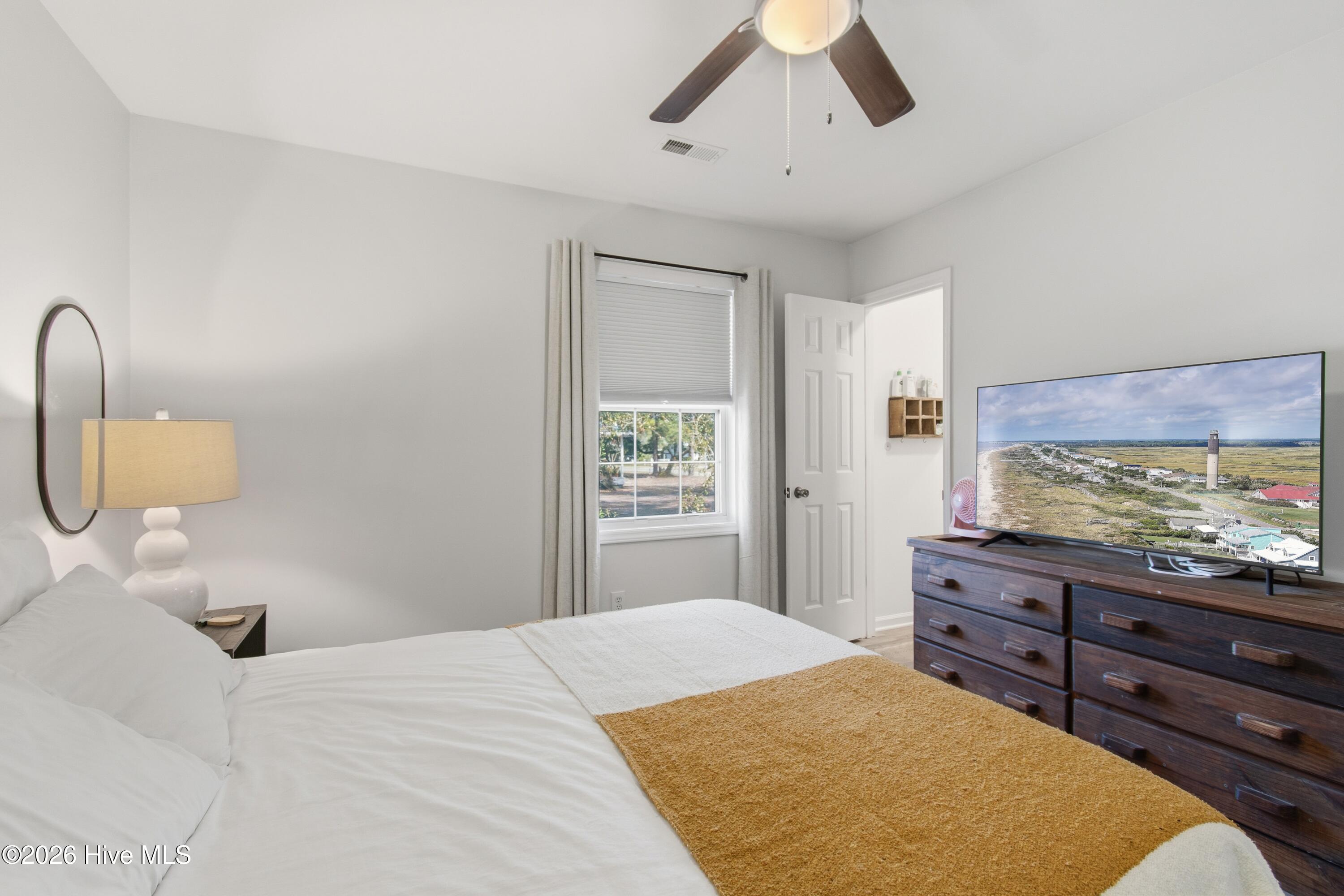 100561306 | Photo 25