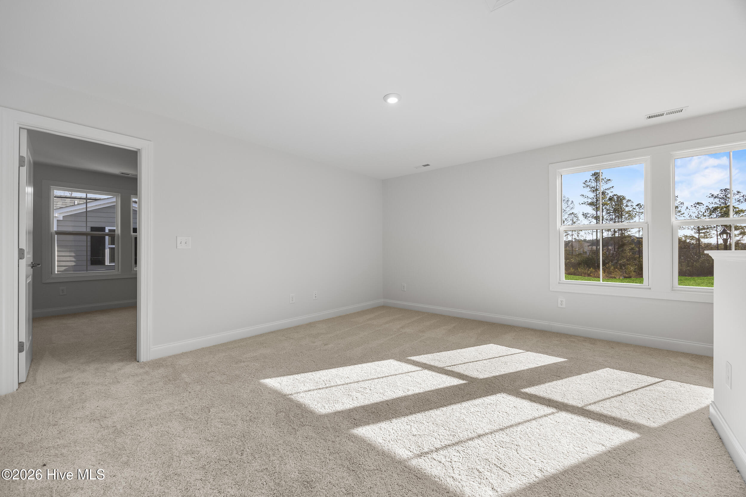 100527051 | Photo 39