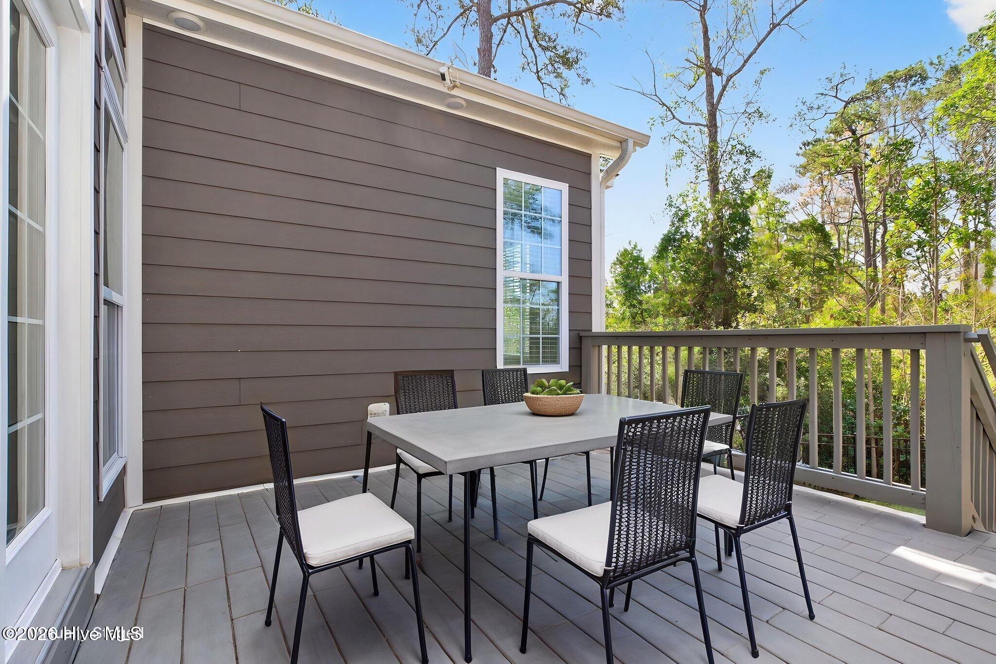 100563252 | Photo 42