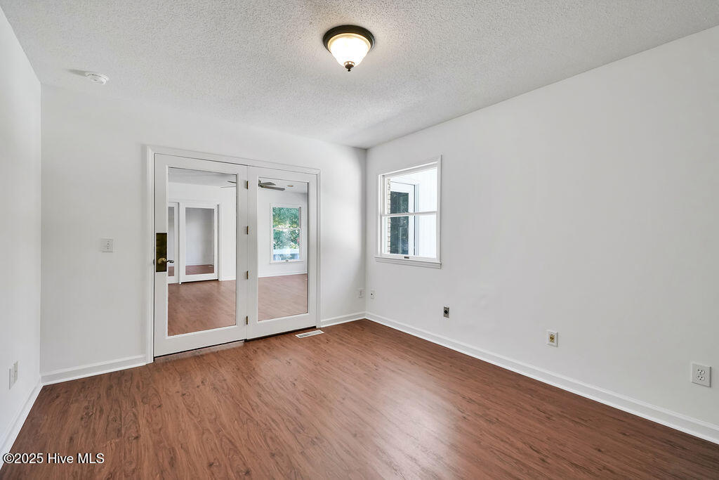 100532776 | Photo 25