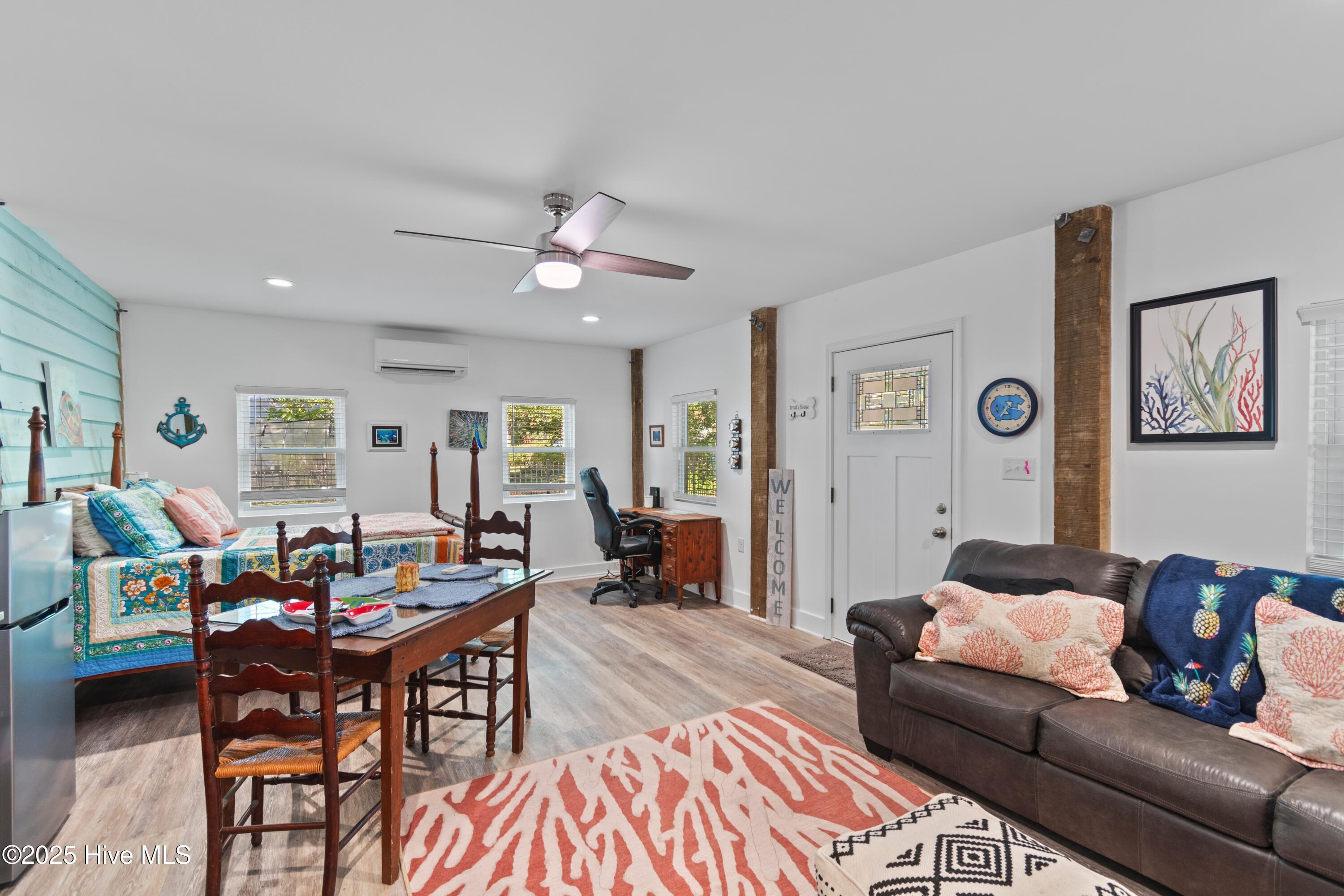 100535762 | Photo 19