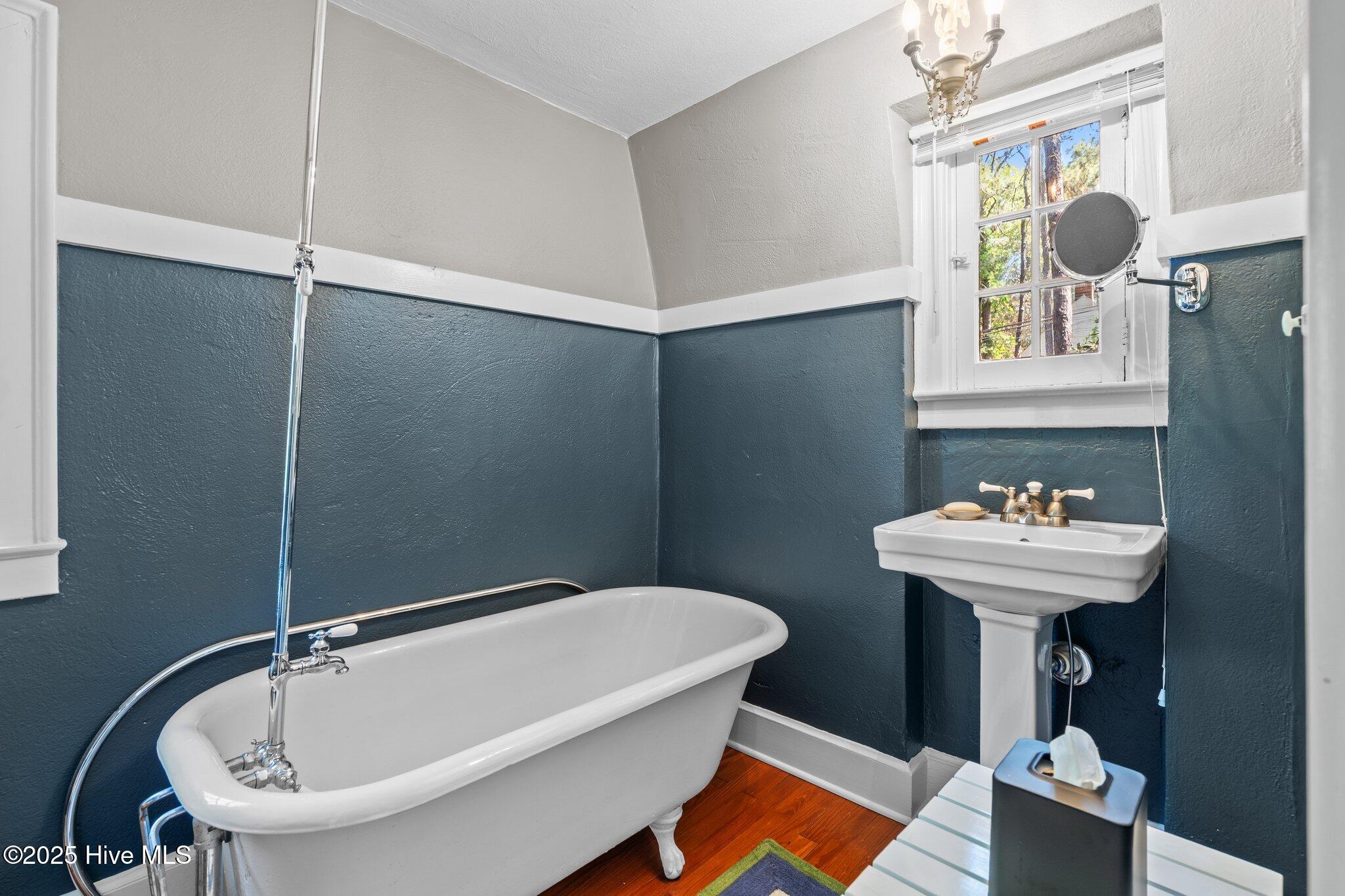 Upstairs Hall Bathroom