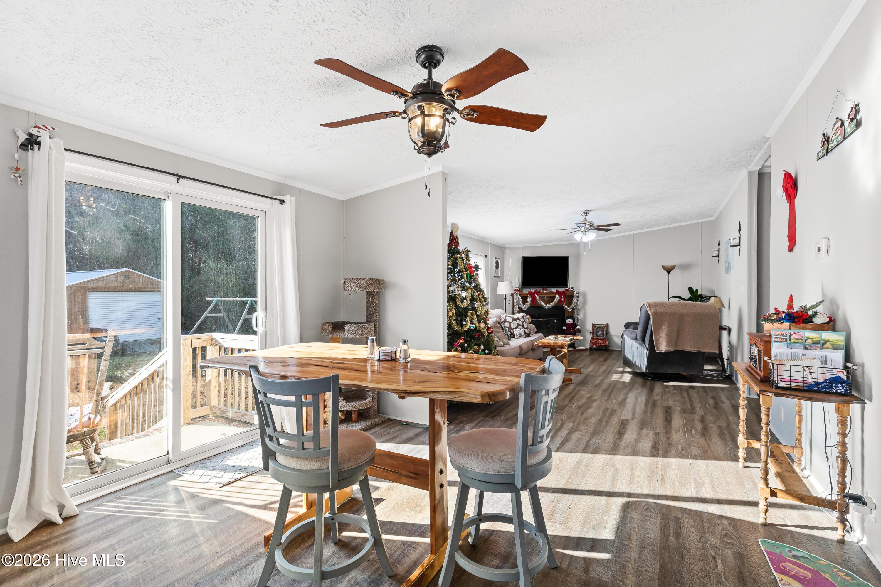 100547294 | Photo 11