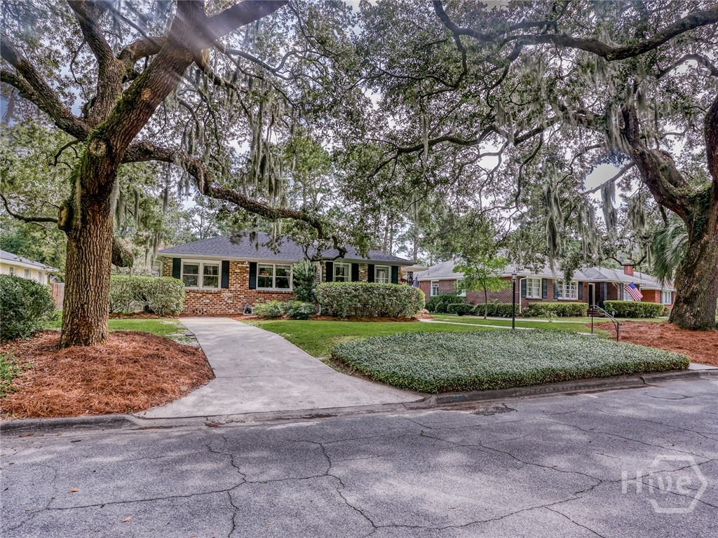Photo 3 of Single family home for sale at 5520 Reynolds St, Savannah, GA 31405 | MLS# SA364785 | Listing updated on 2026-09-18