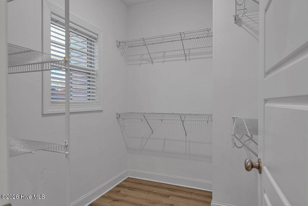 100548703 | Photo 27