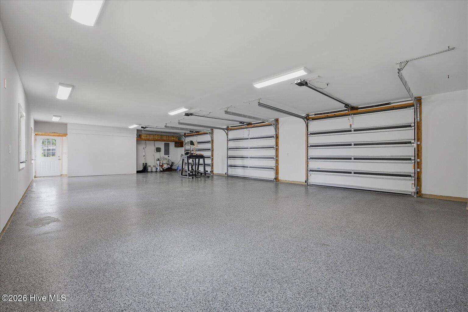 100569224 | Photo 42