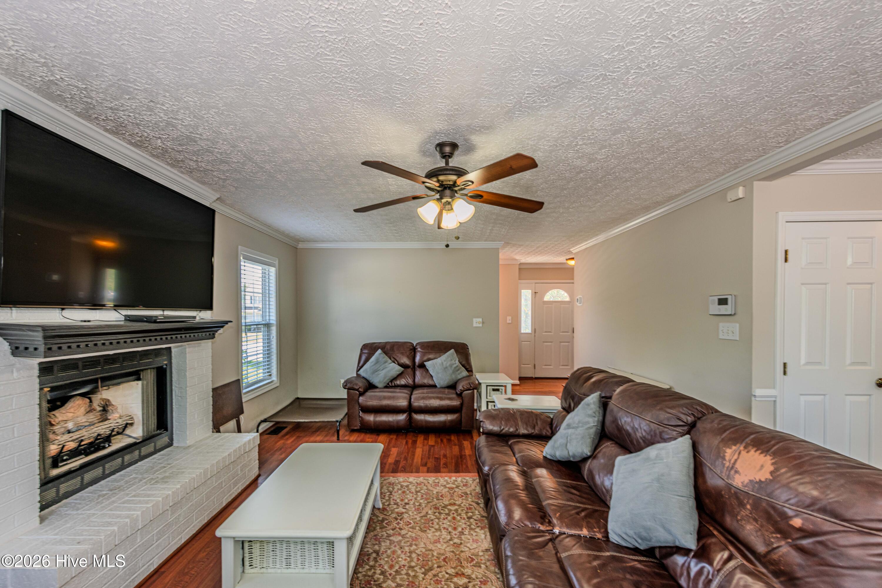 100569182 | Photo 10