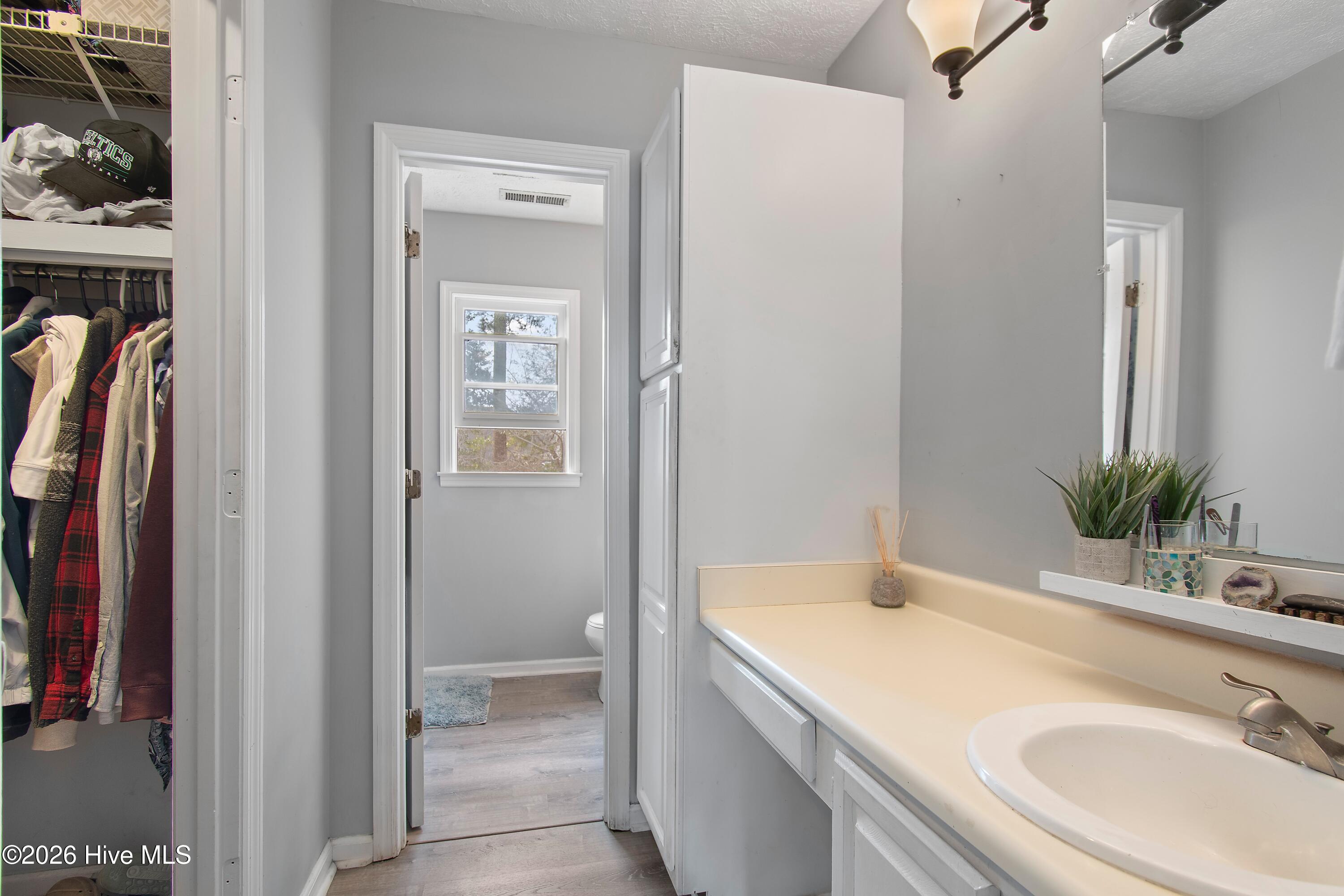 100557511 | Photo 22