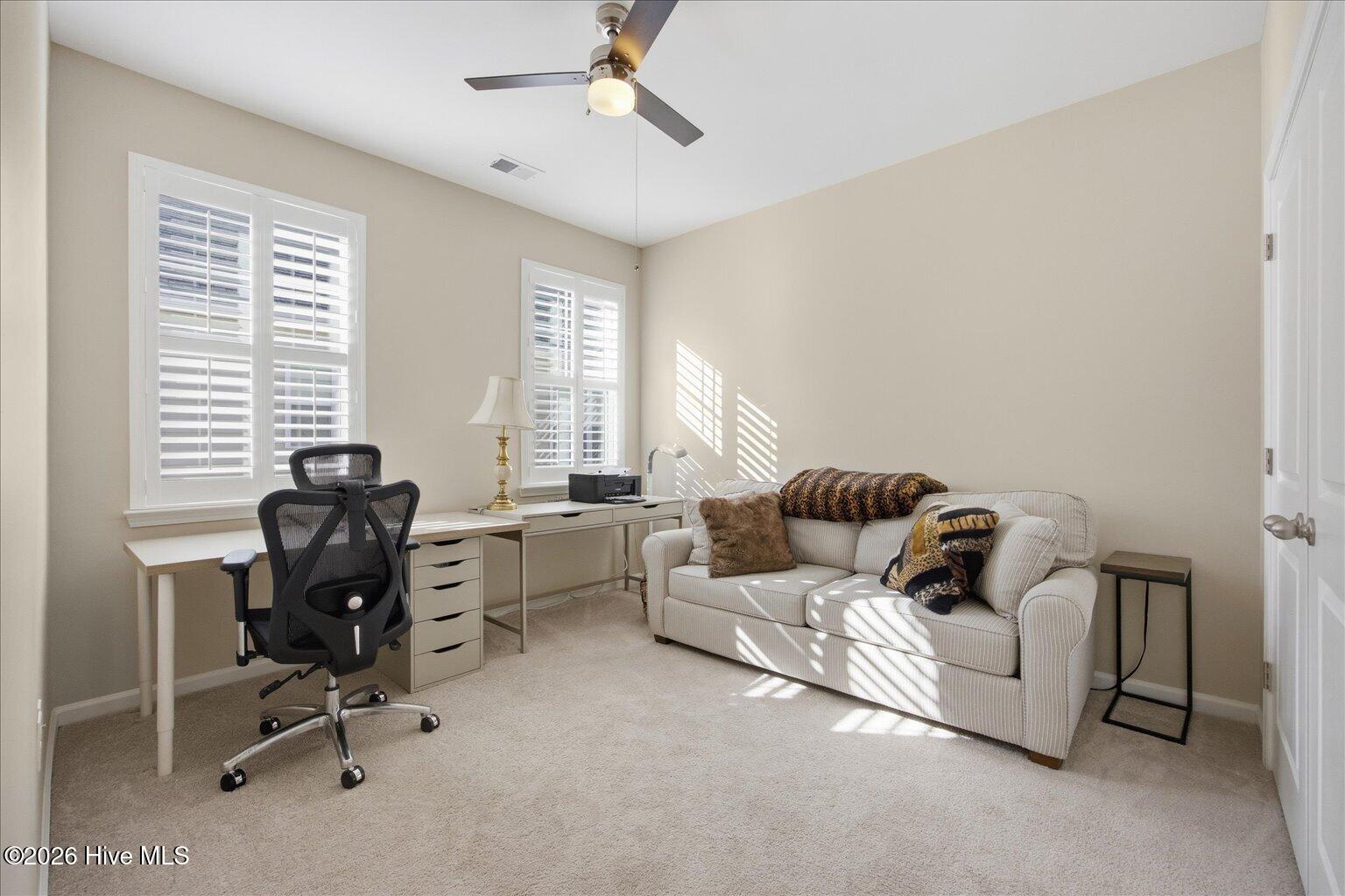 100561084 | Photo 24