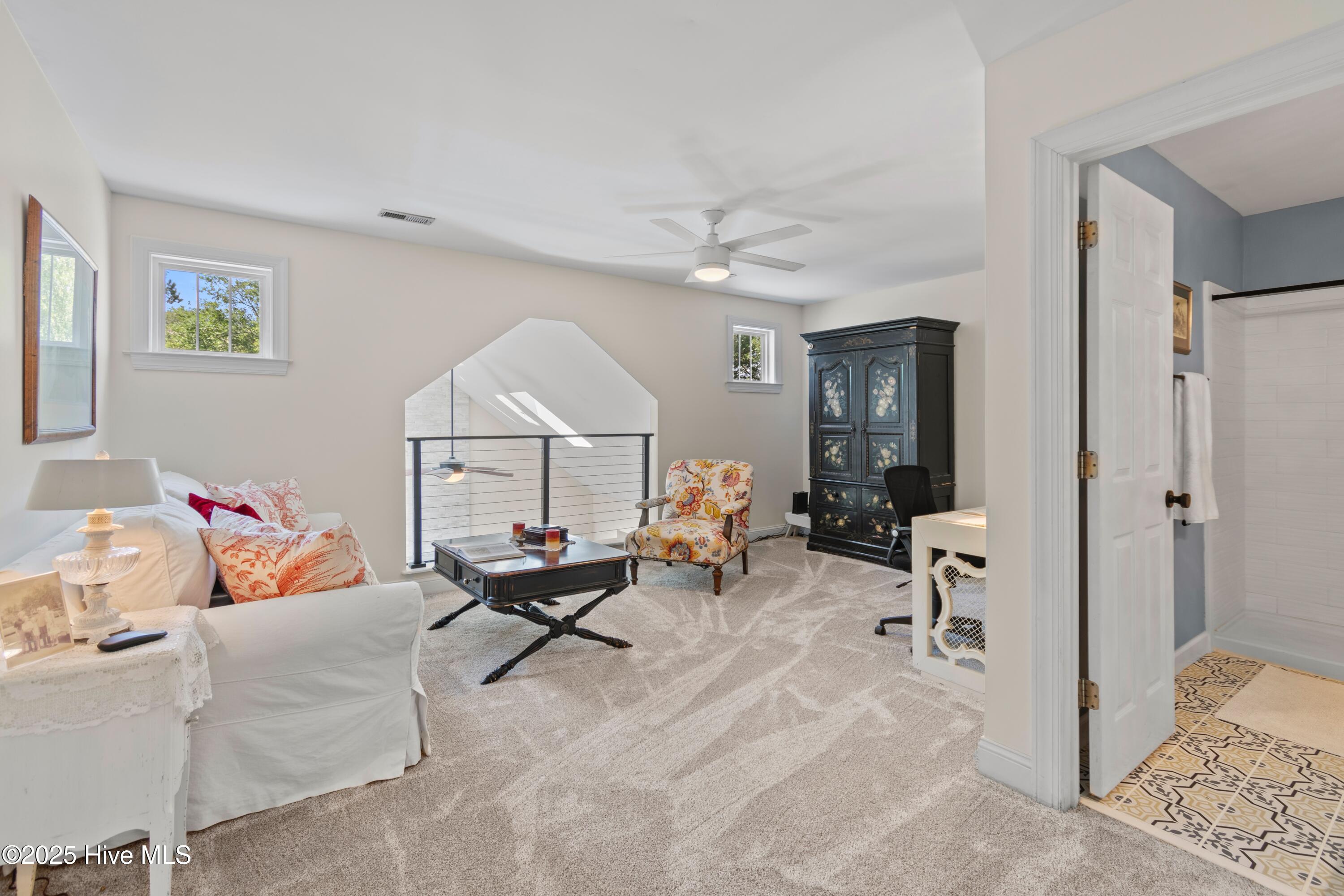 100522421 | Photo 44