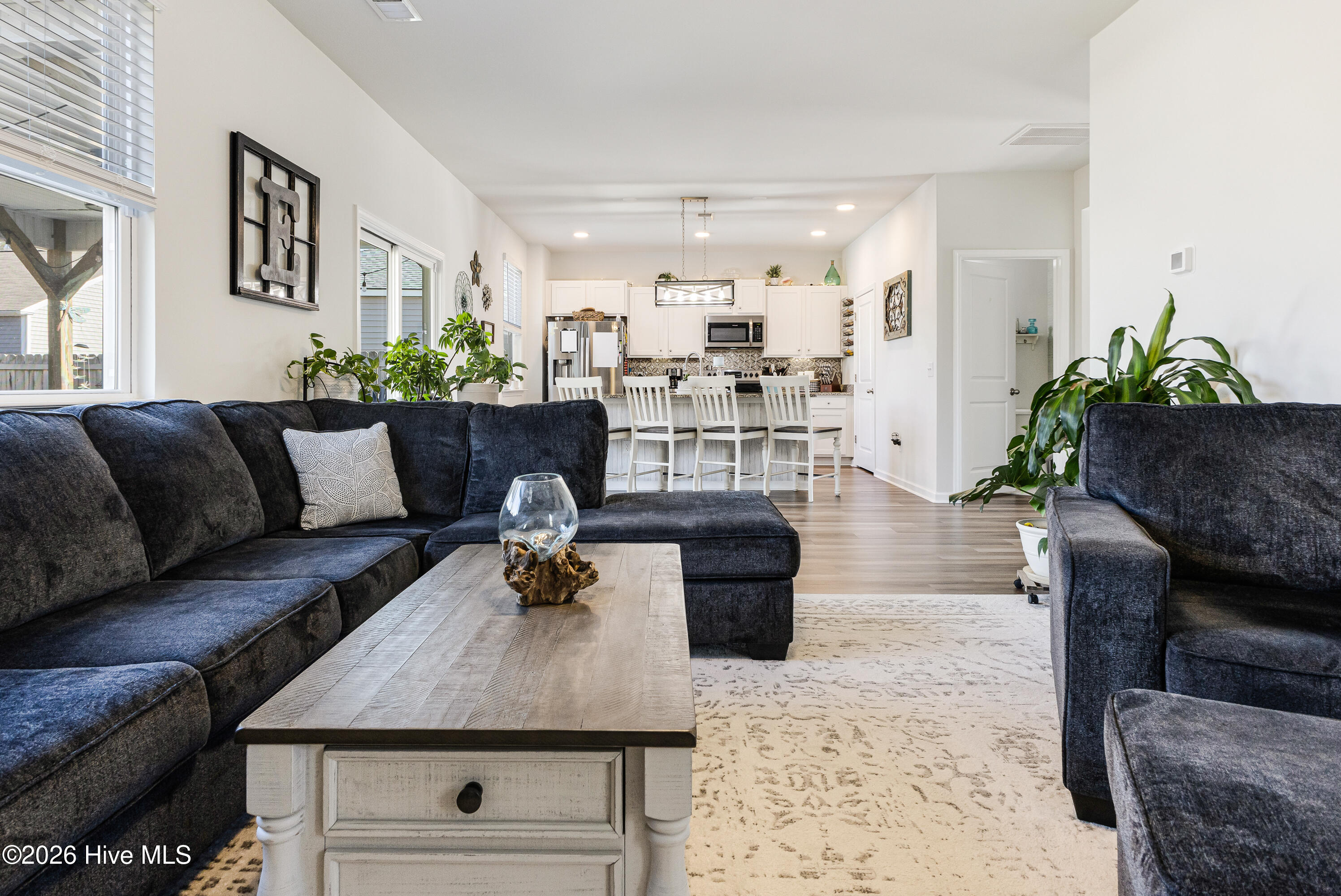 100565861 | Photo 25