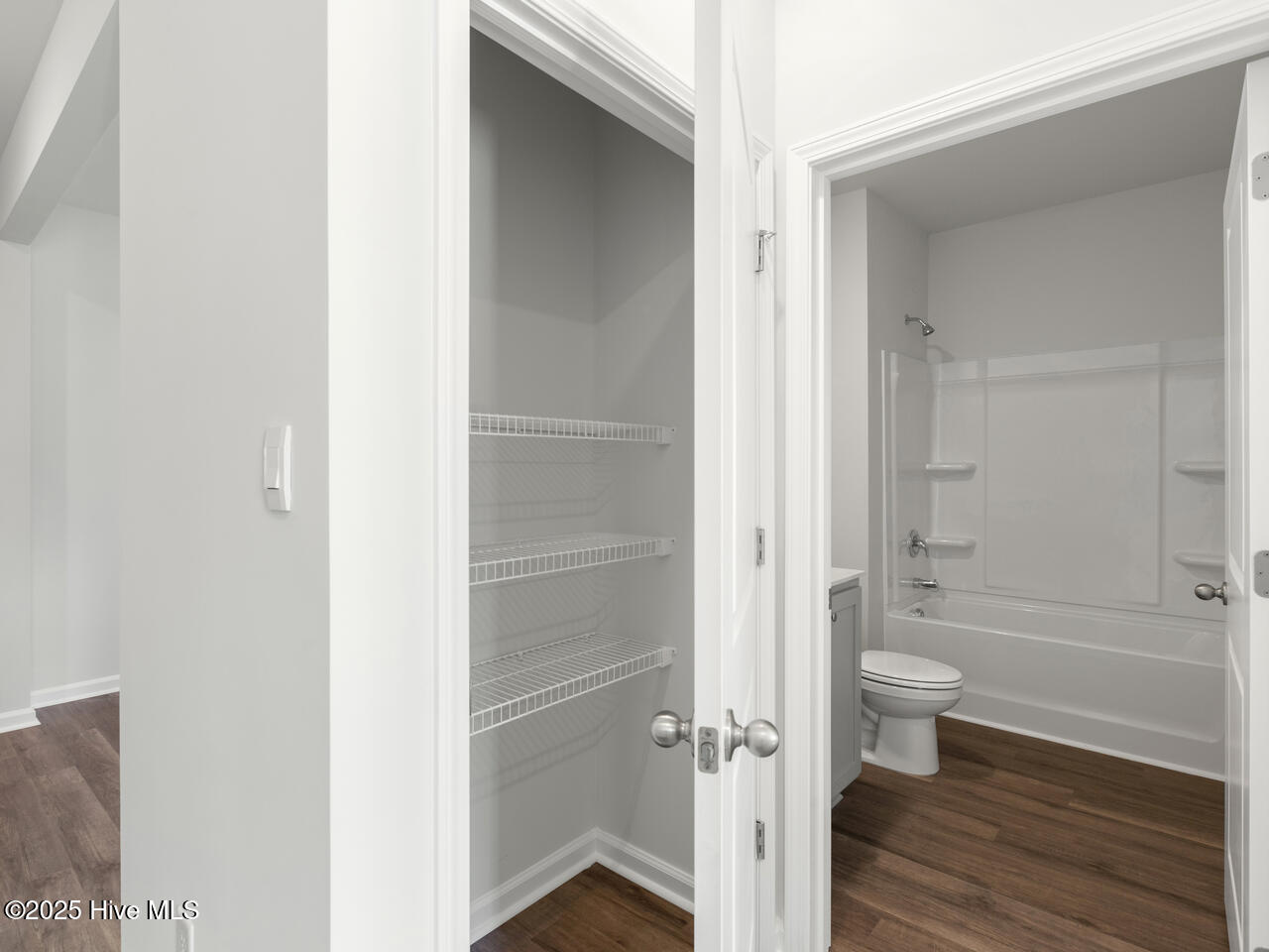 100515023 | Photo 25